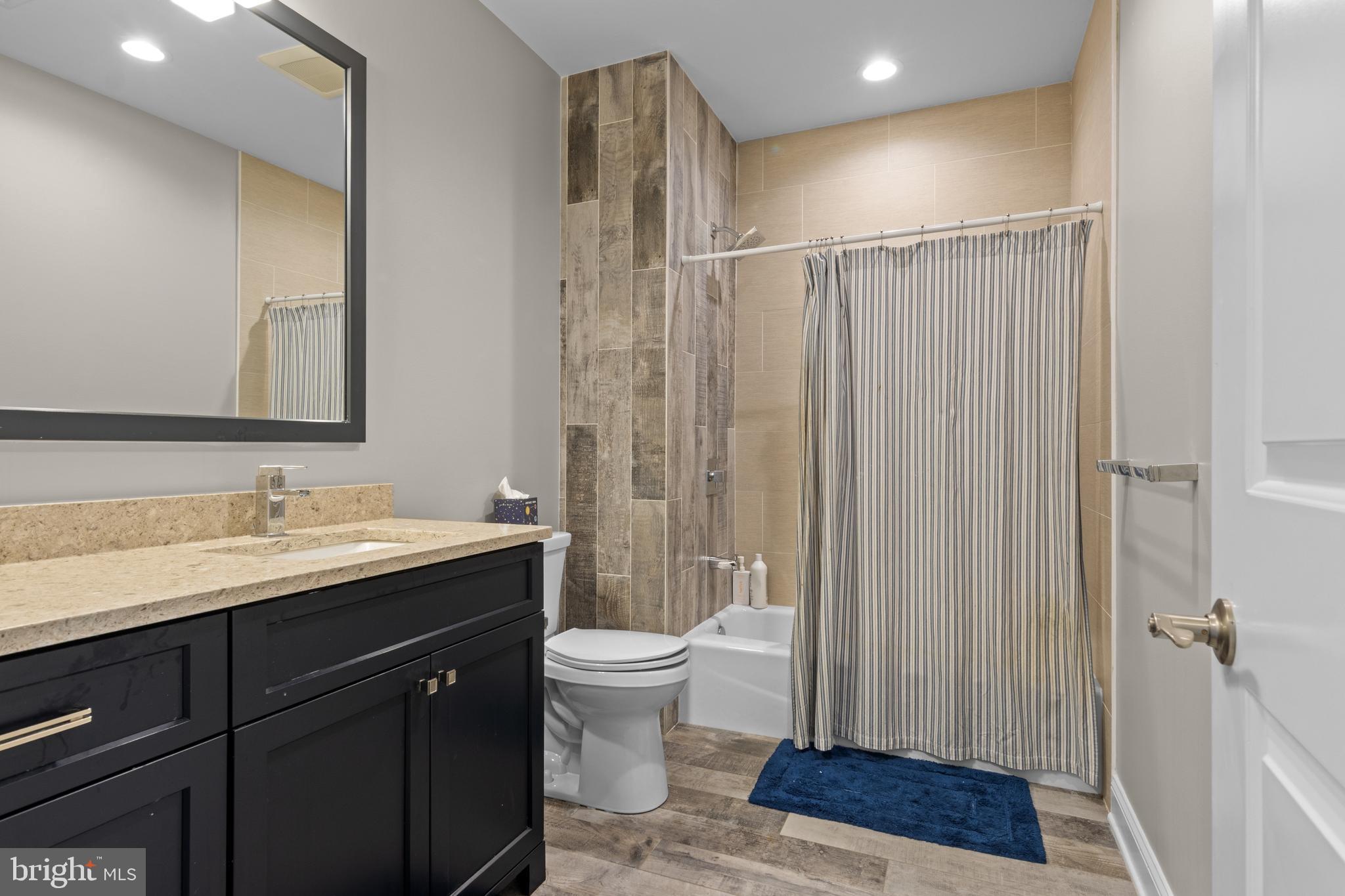 RADNOR HUNT - Residential