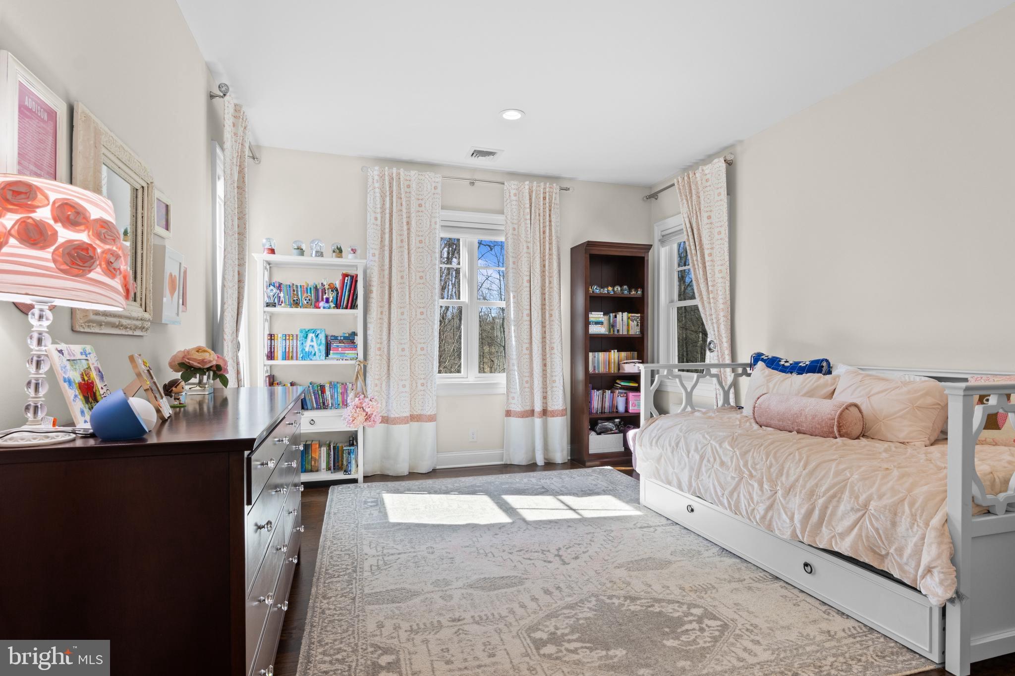 RADNOR HUNT - Residential