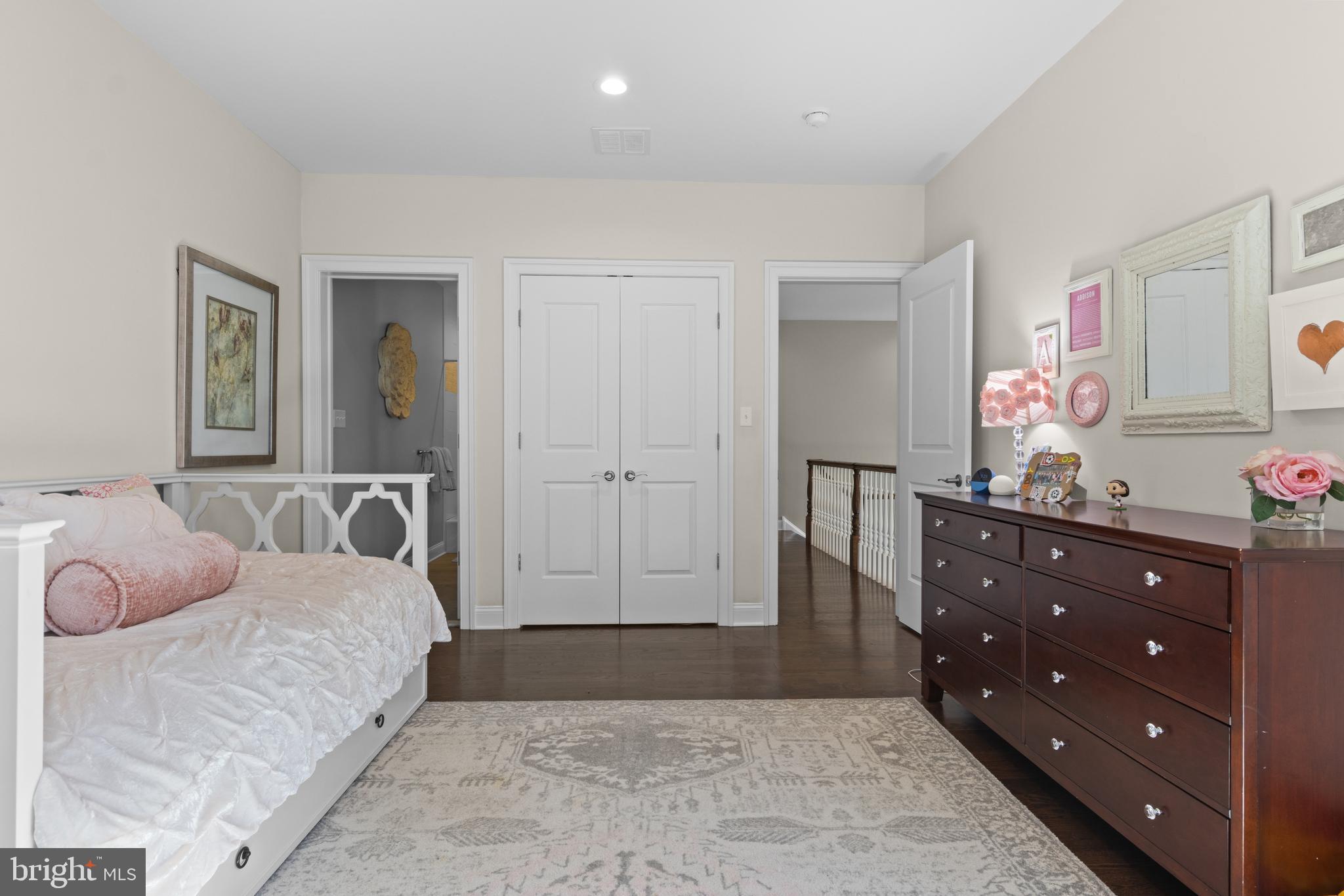 RADNOR HUNT - Residential