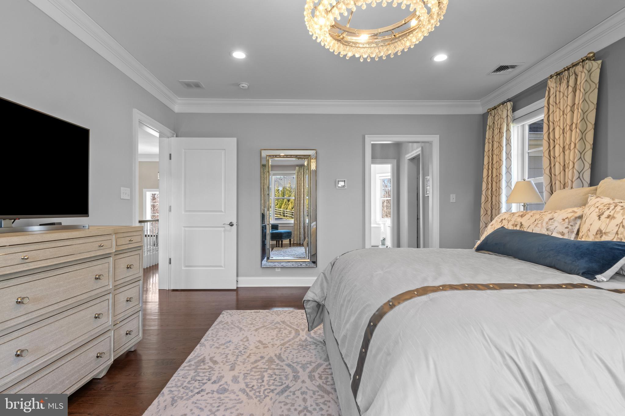 RADNOR HUNT - Residential