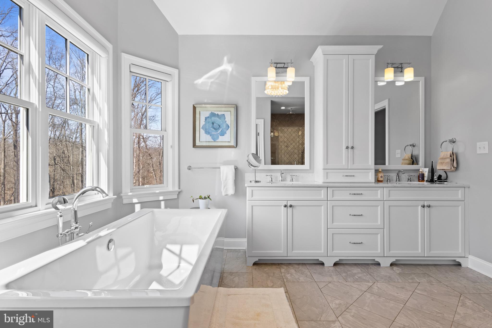 RADNOR HUNT - Residential