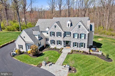 2207 WHITE HORSE ROAD BERWYN PA 19312