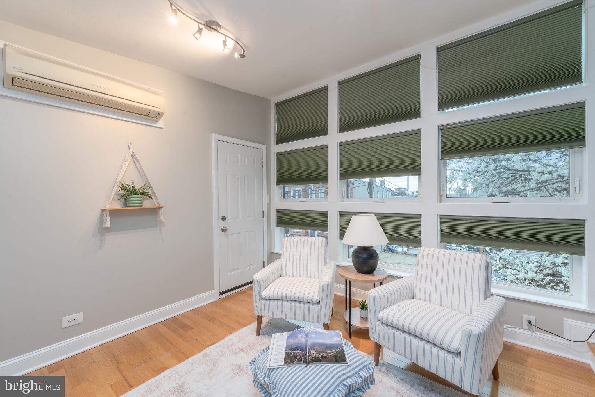 RIVERSIDE - Residential