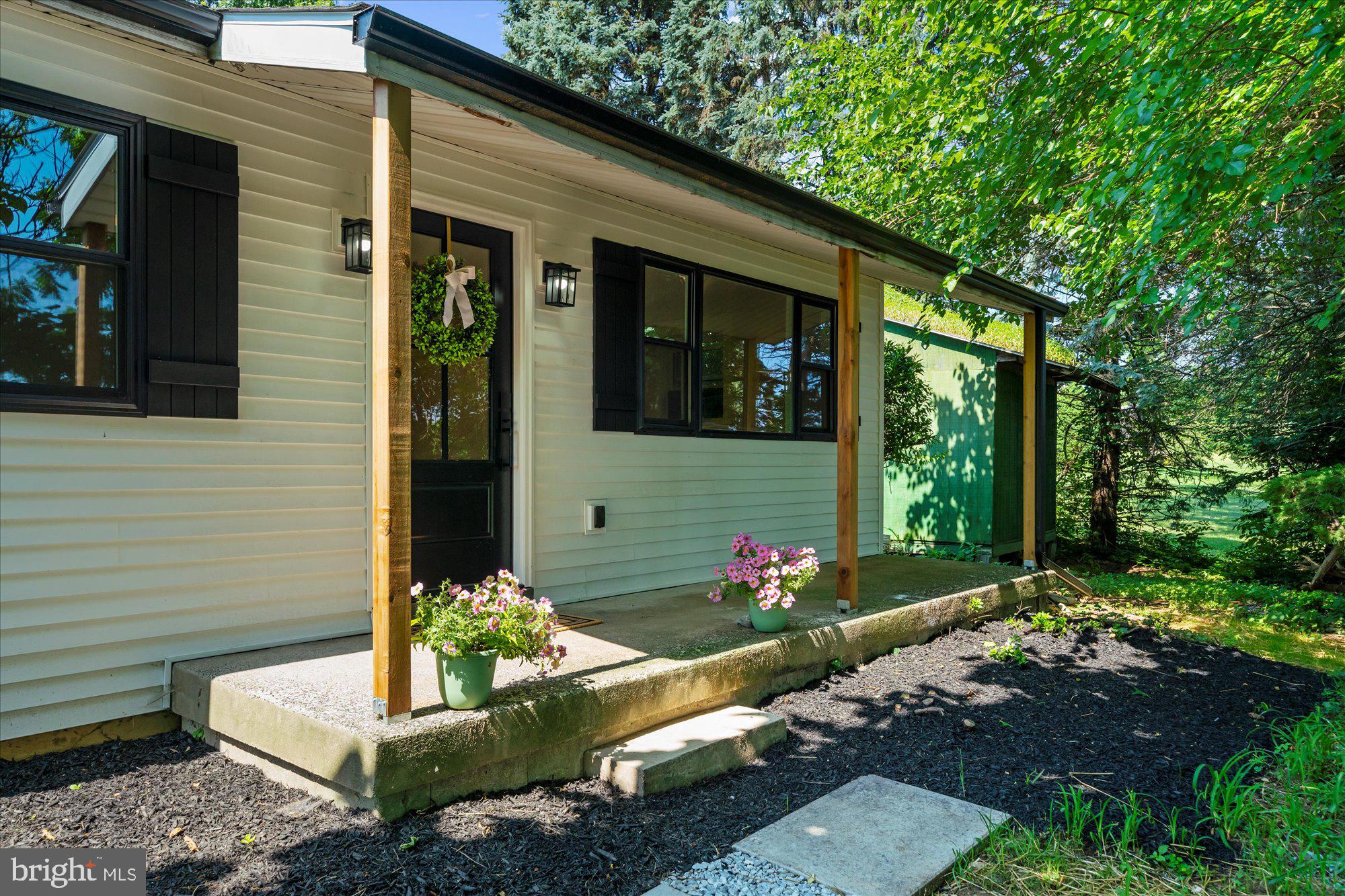 261 INDIAN LANE