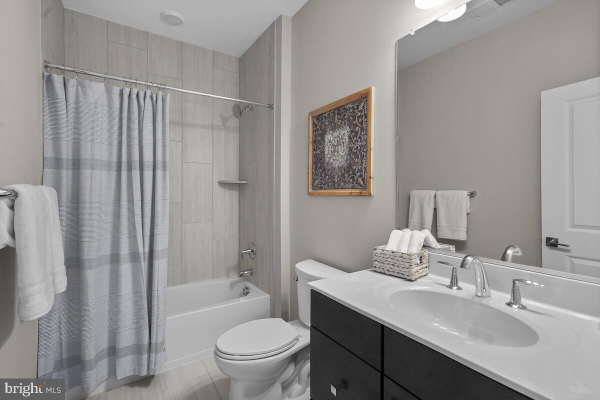 ROBINSON MANOR - Residential