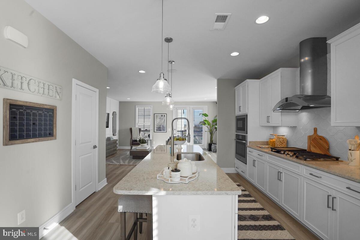 ROBINSON MANOR - Residential