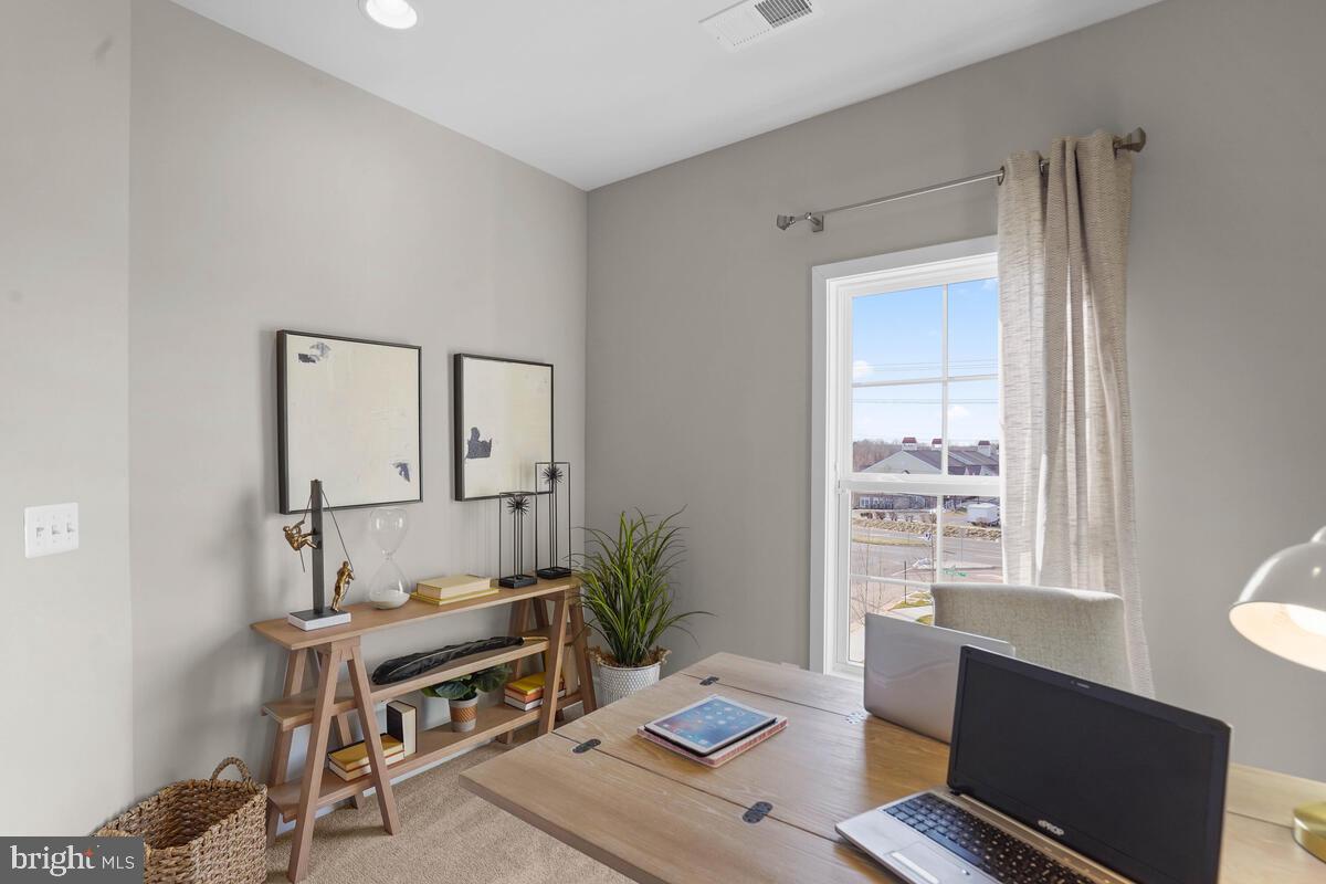 ROBINSON MANOR - Residential