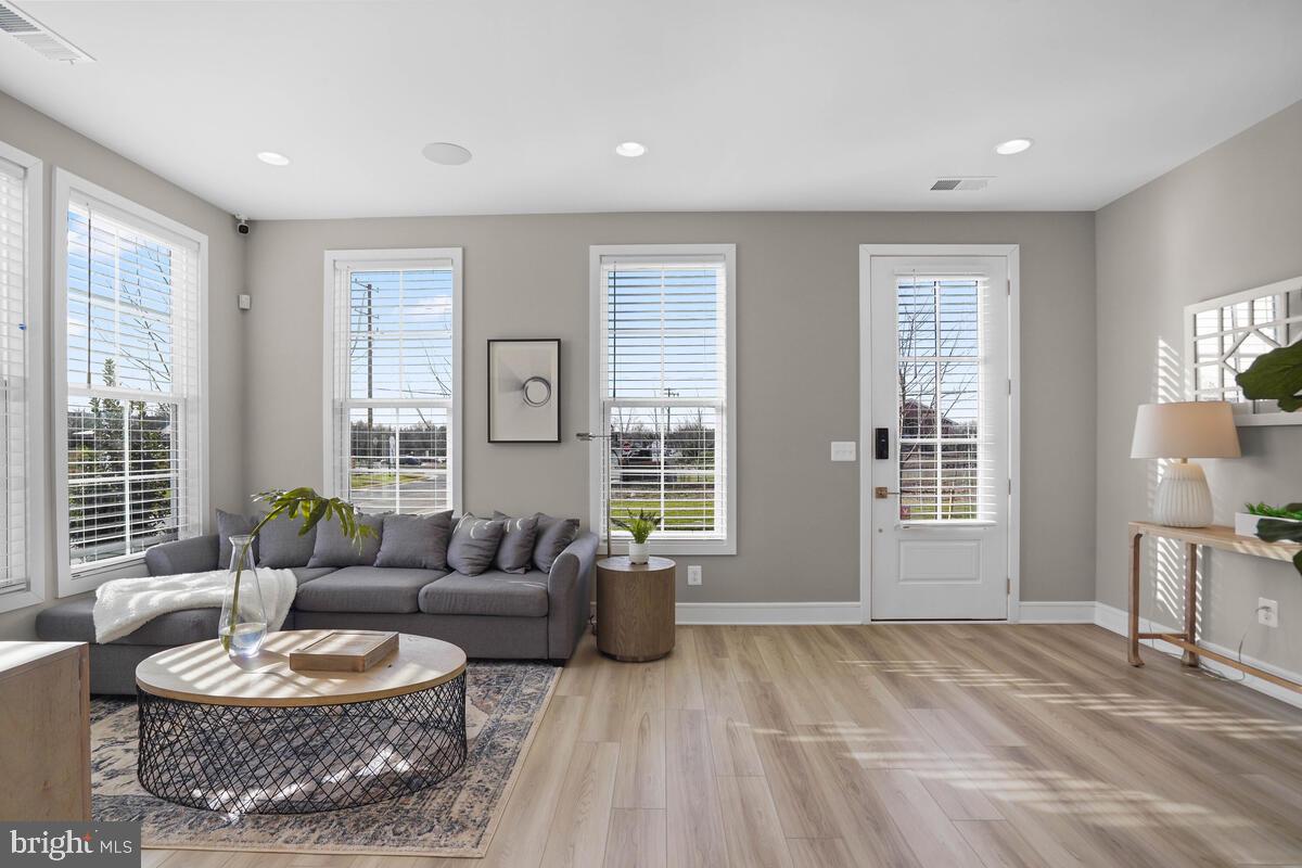 ROBINSON MANOR - Residential