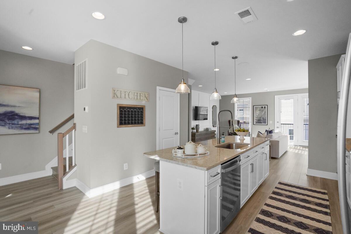 ROBINSON MANOR - Residential