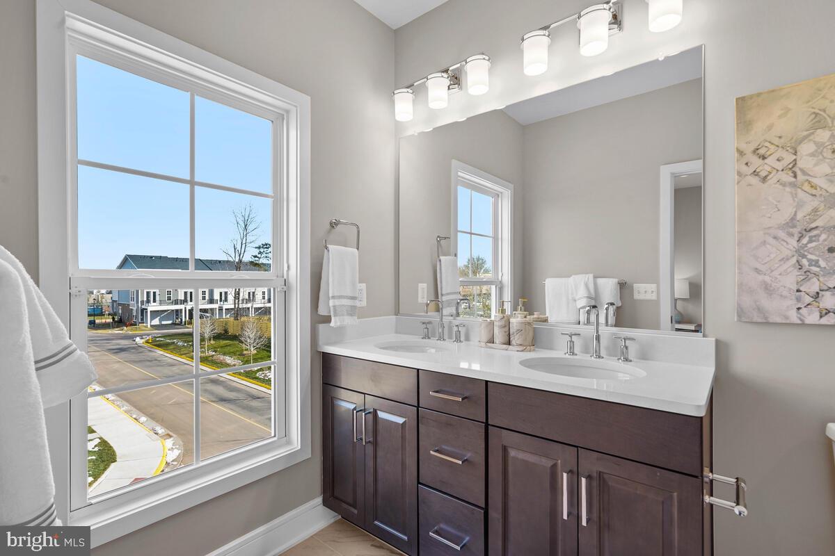 ROBINSON MANOR - Residential