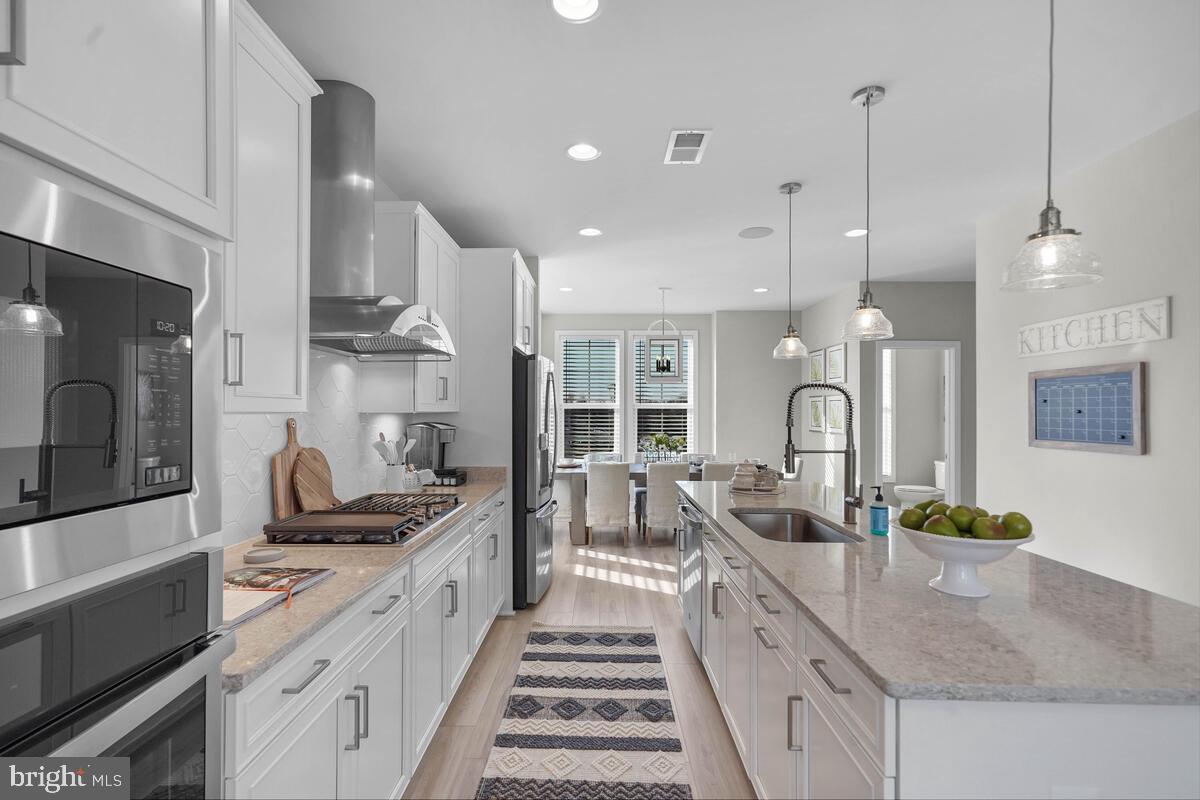 ROBINSON MANOR - Residential