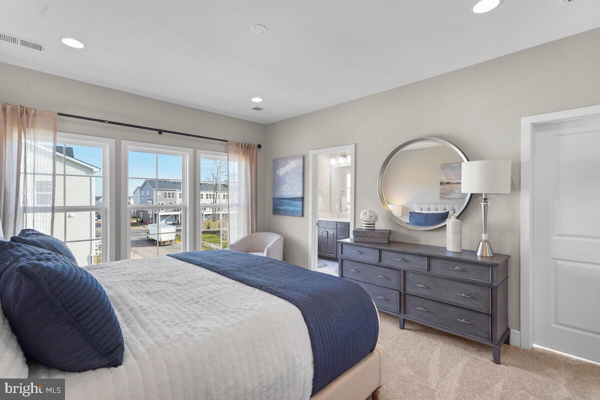 ROBINSON MANOR - Residential