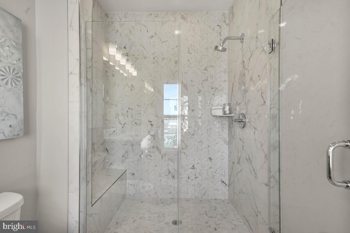 ROBINSON MANOR - Residential