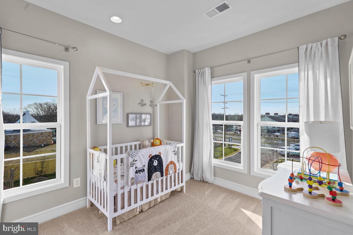 ROBINSON MANOR - Residential