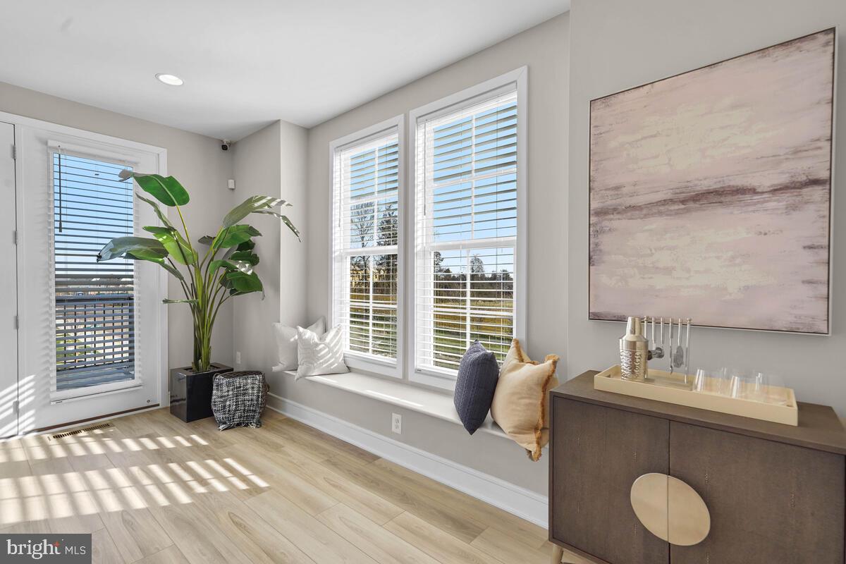 ROBINSON MANOR - Residential