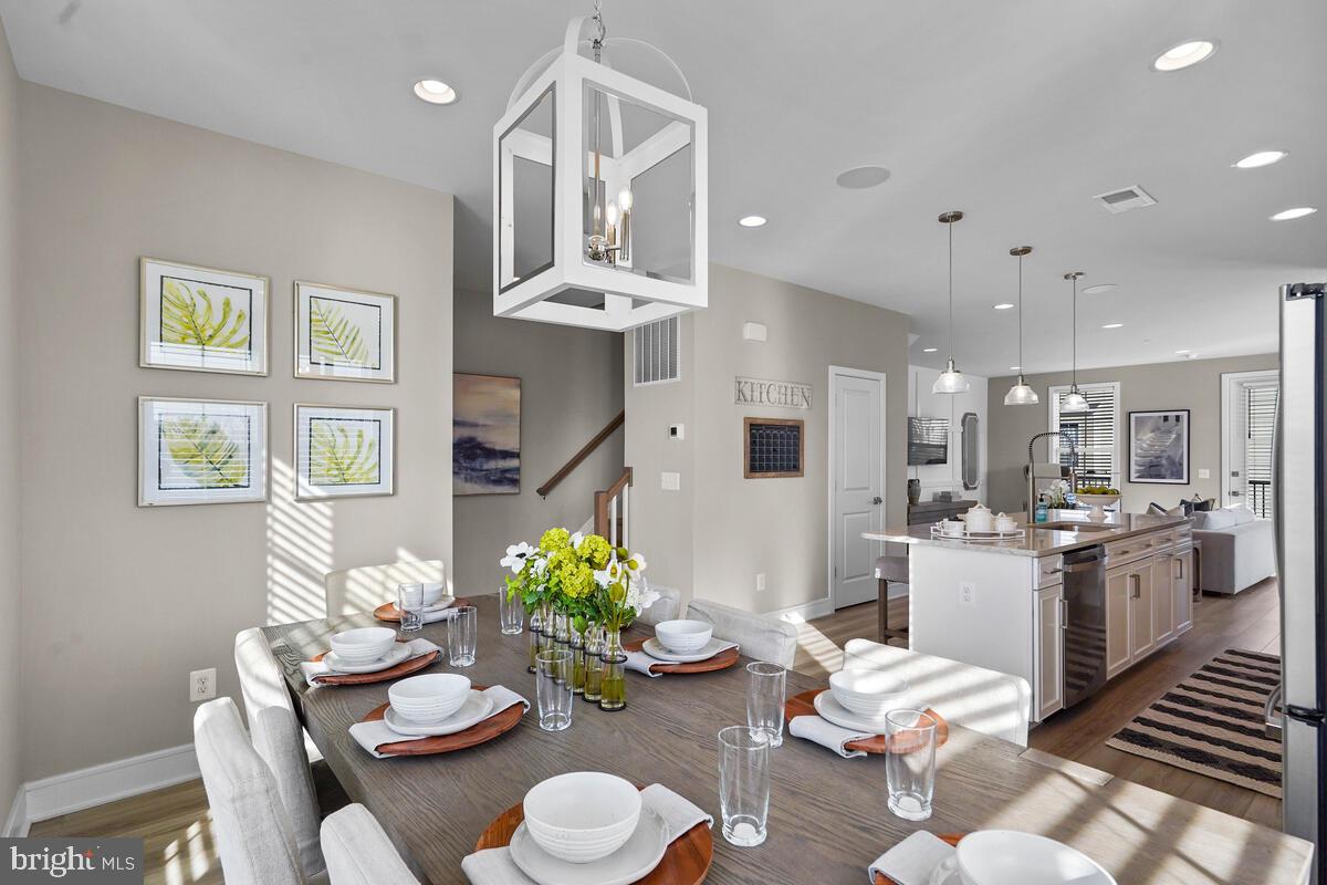 ROBINSON MANOR - Residential