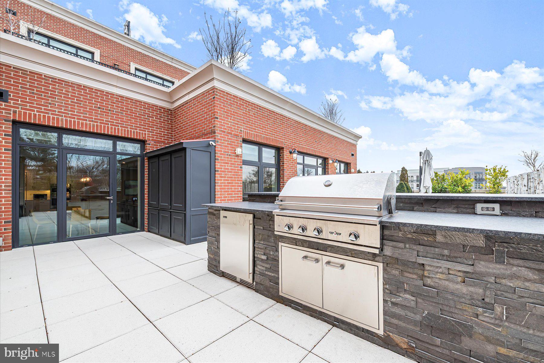 DOWNTOWN BETHESDA - Residential