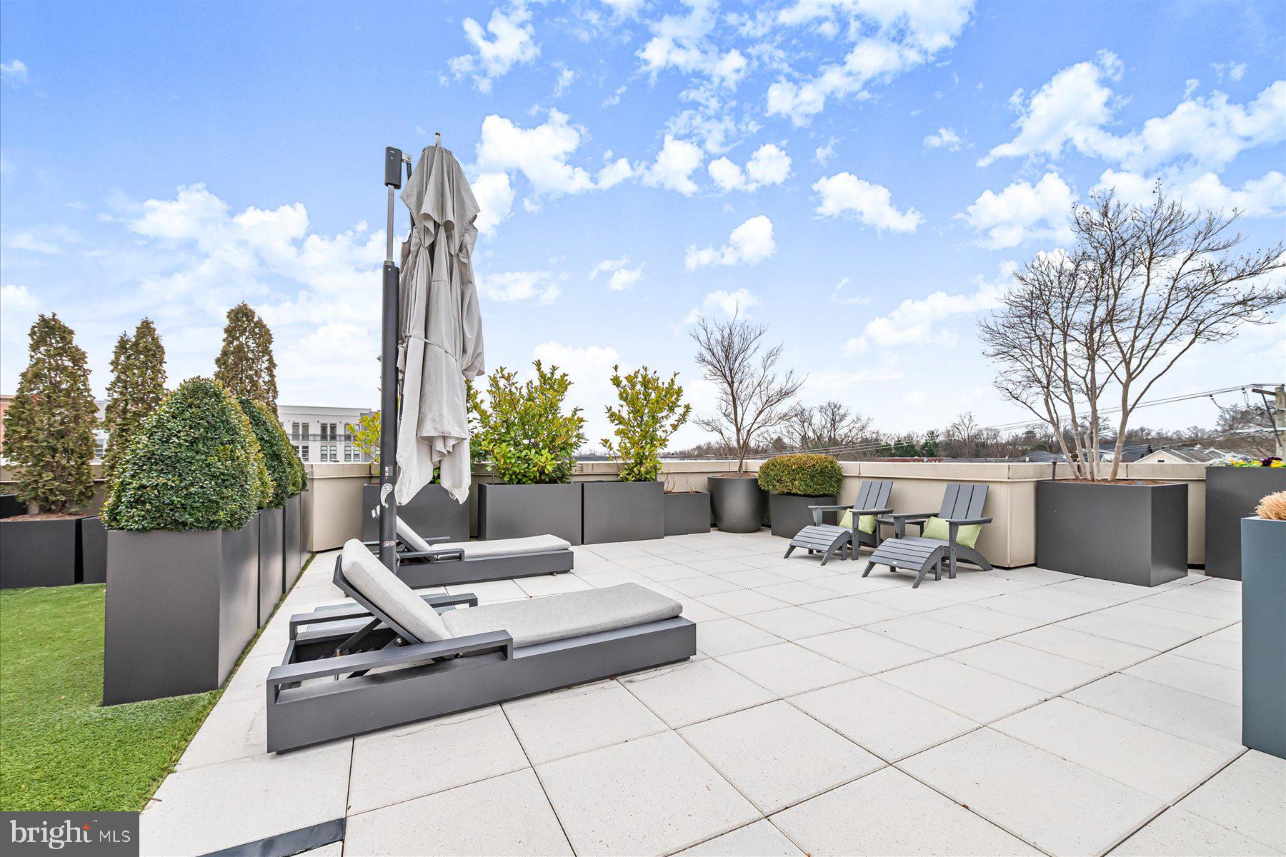 DOWNTOWN BETHESDA - Residential