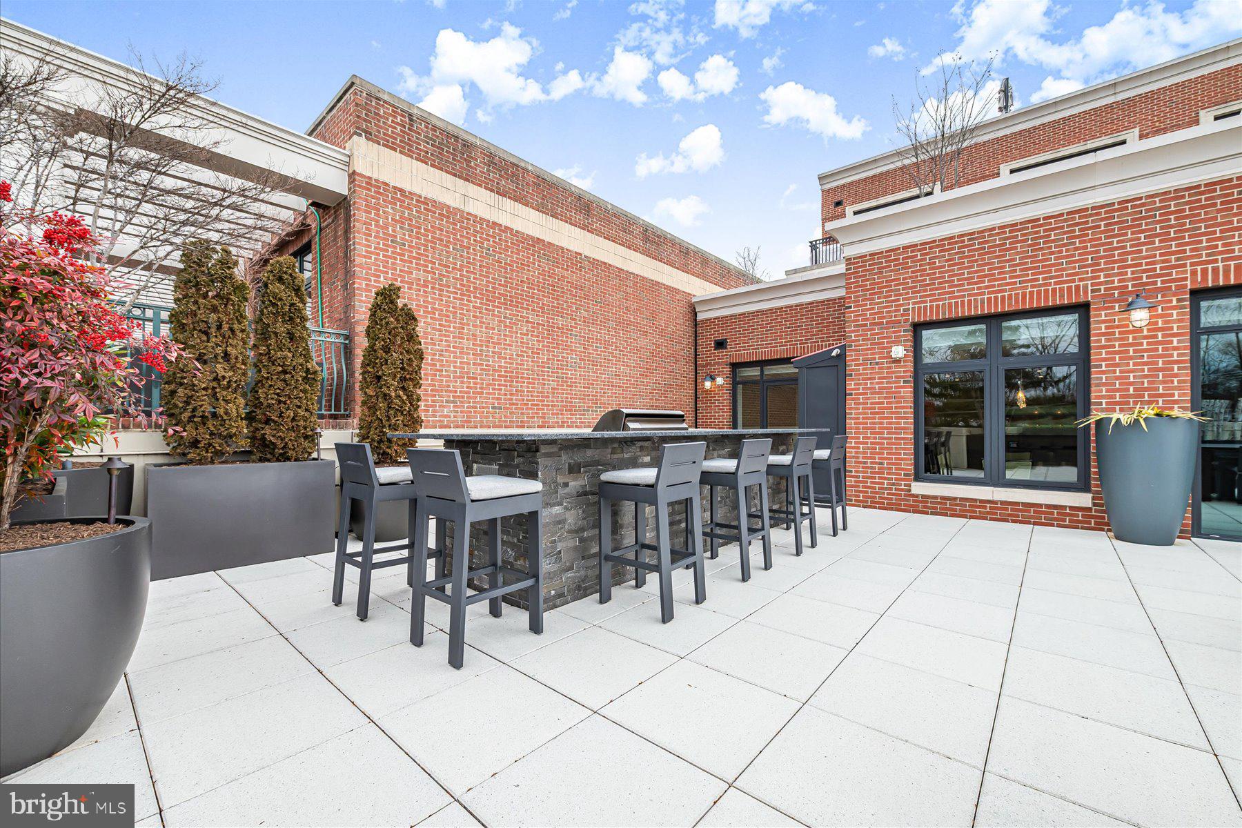 DOWNTOWN BETHESDA - Residential