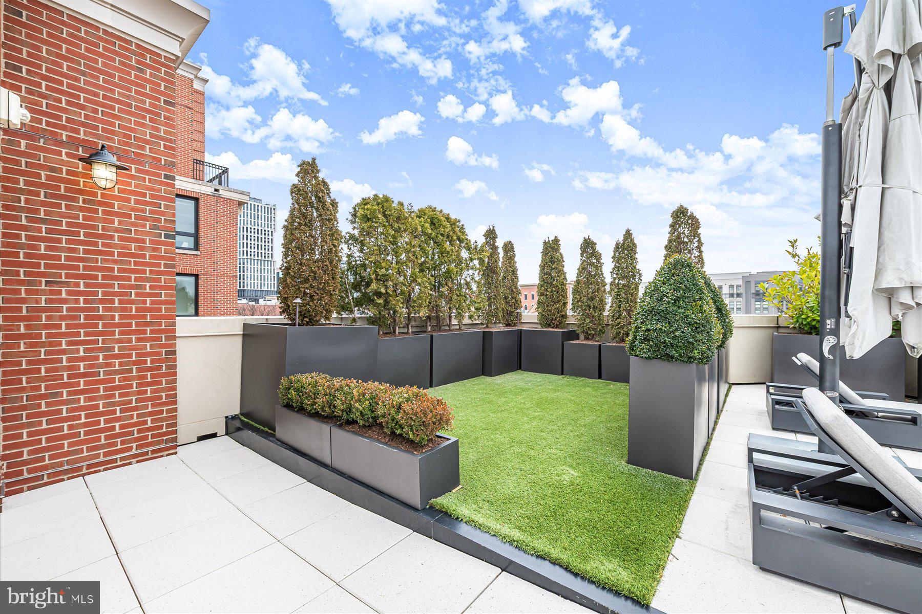 DOWNTOWN BETHESDA - Residential