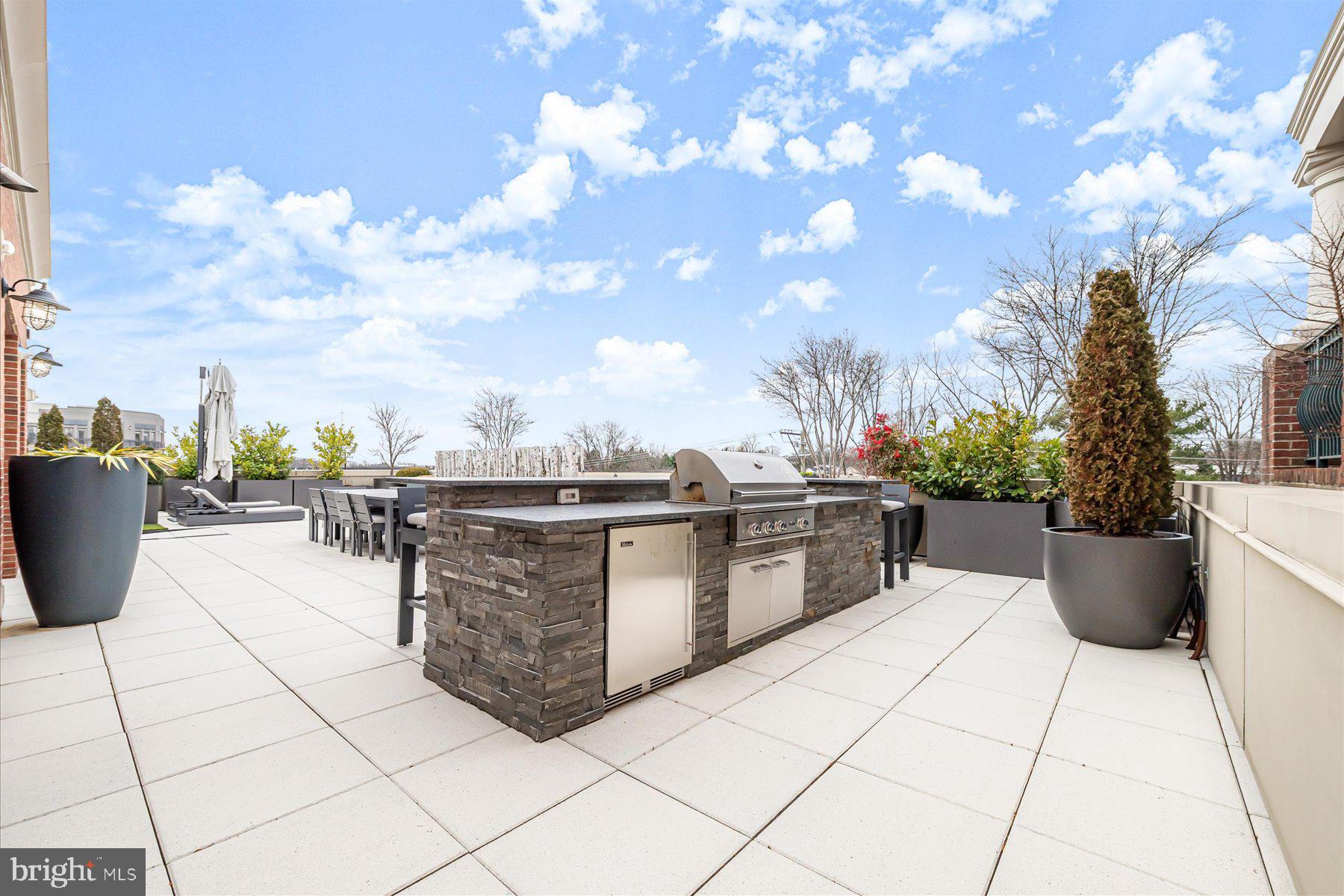 DOWNTOWN BETHESDA - Residential