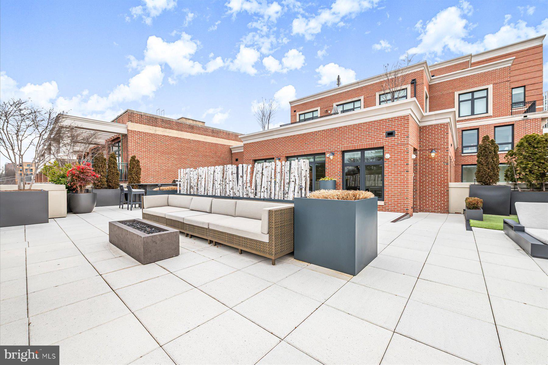 DOWNTOWN BETHESDA - Residential