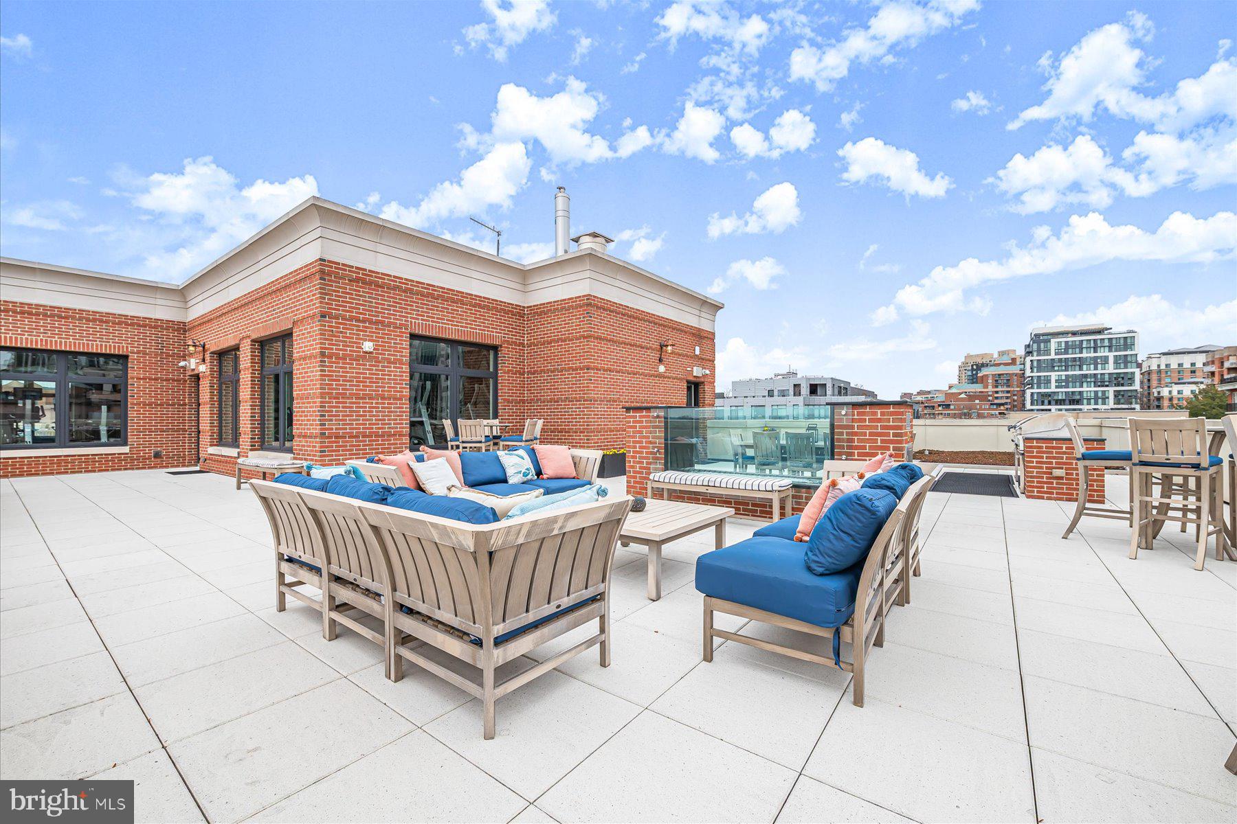 DOWNTOWN BETHESDA - Residential