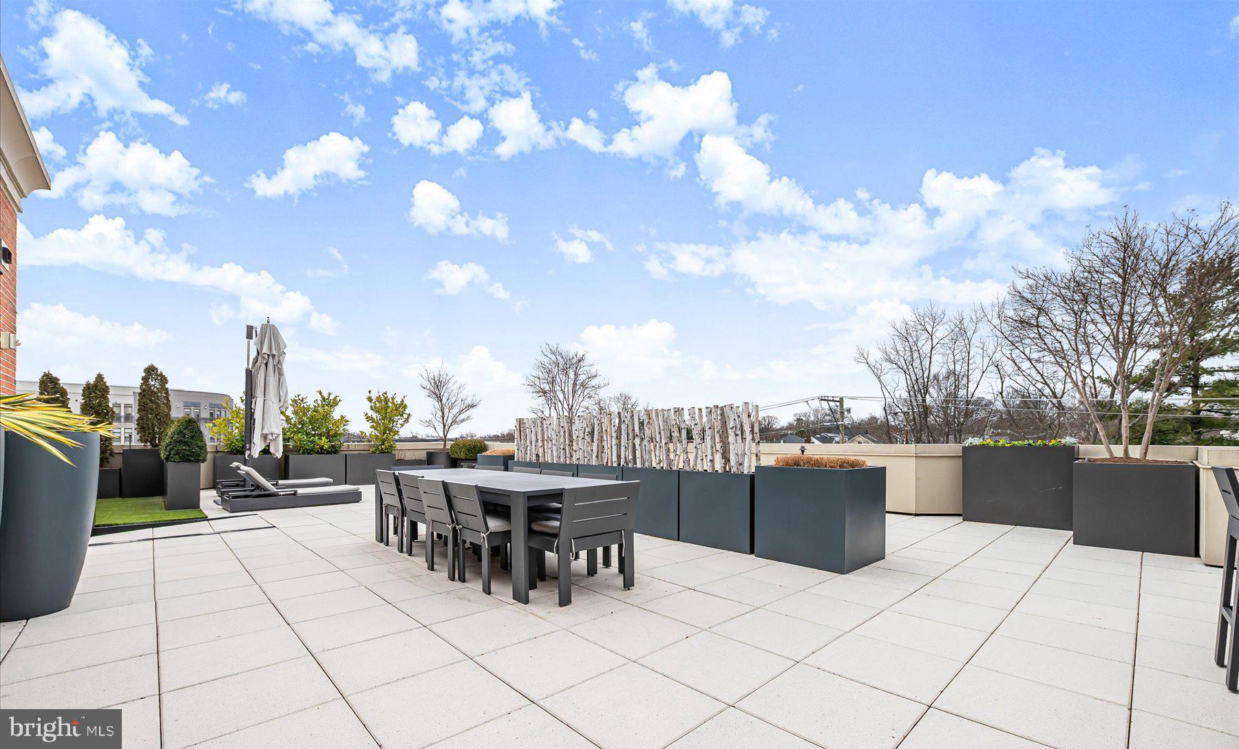 DOWNTOWN BETHESDA - Residential