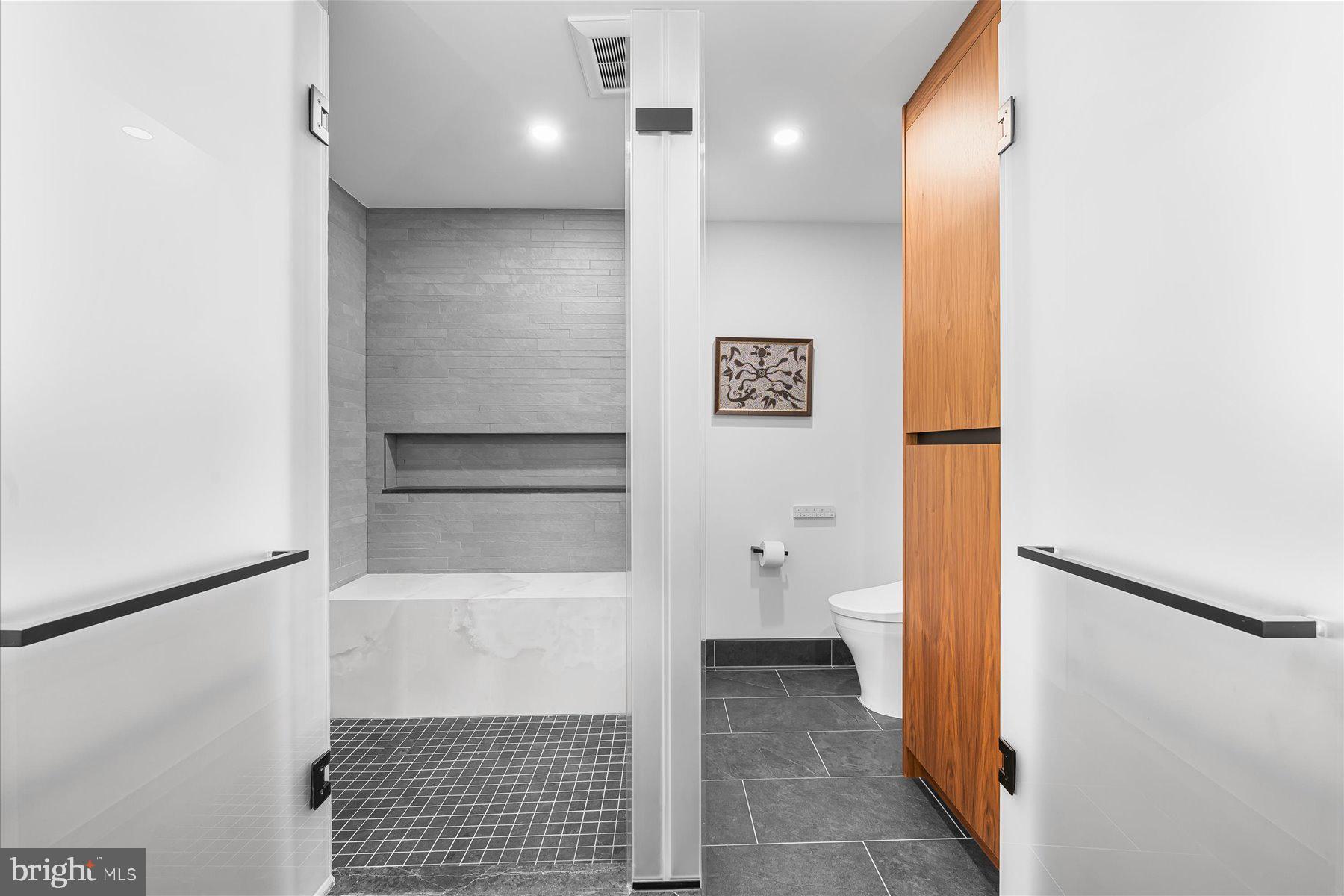 DOWNTOWN BETHESDA - Residential