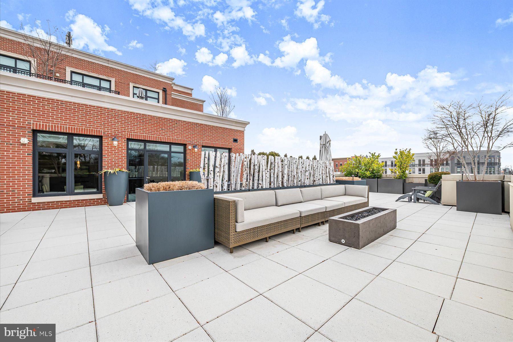 DOWNTOWN BETHESDA - Residential