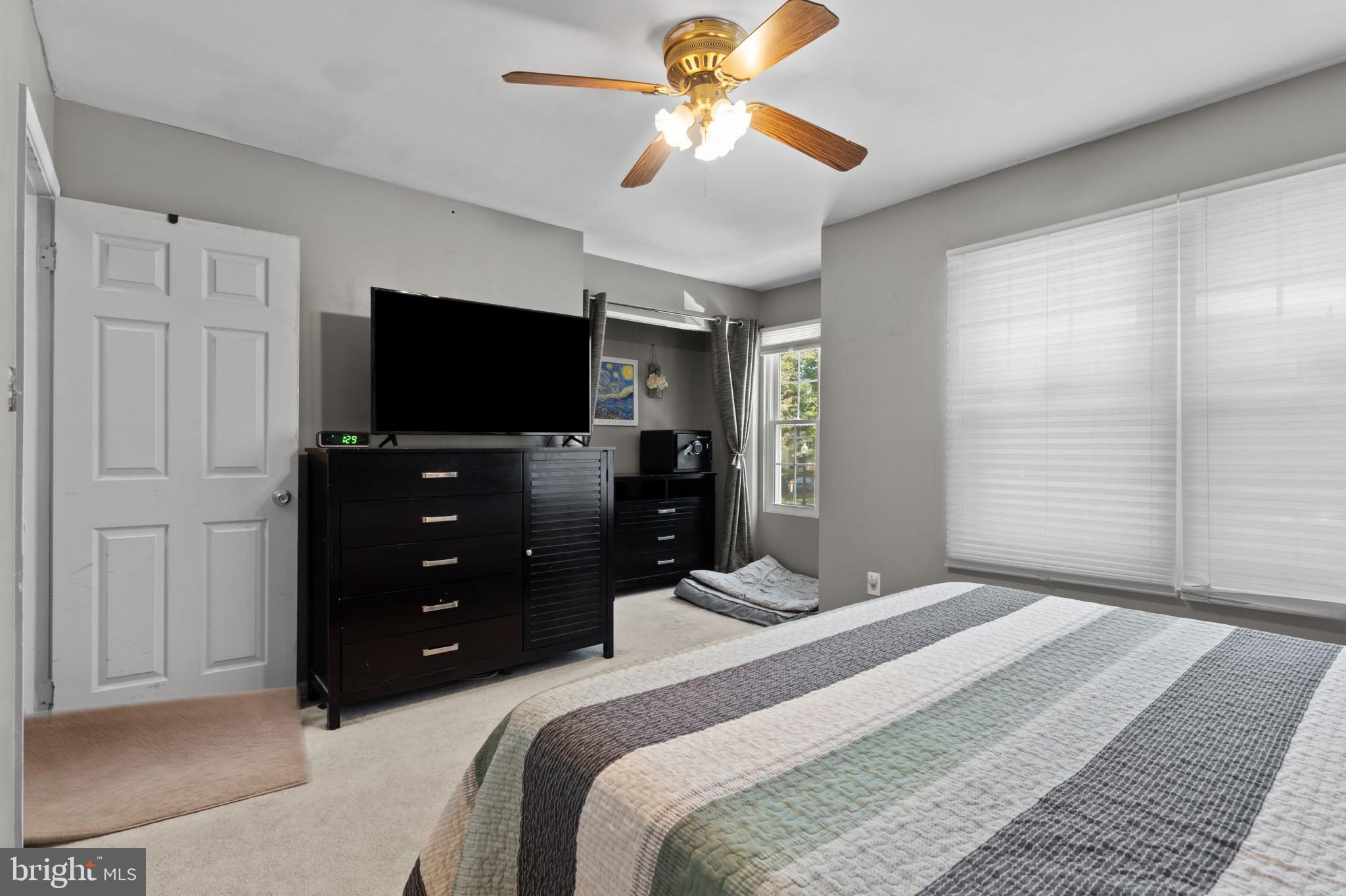 GUNNERS LAKE VILLAGE - Residential