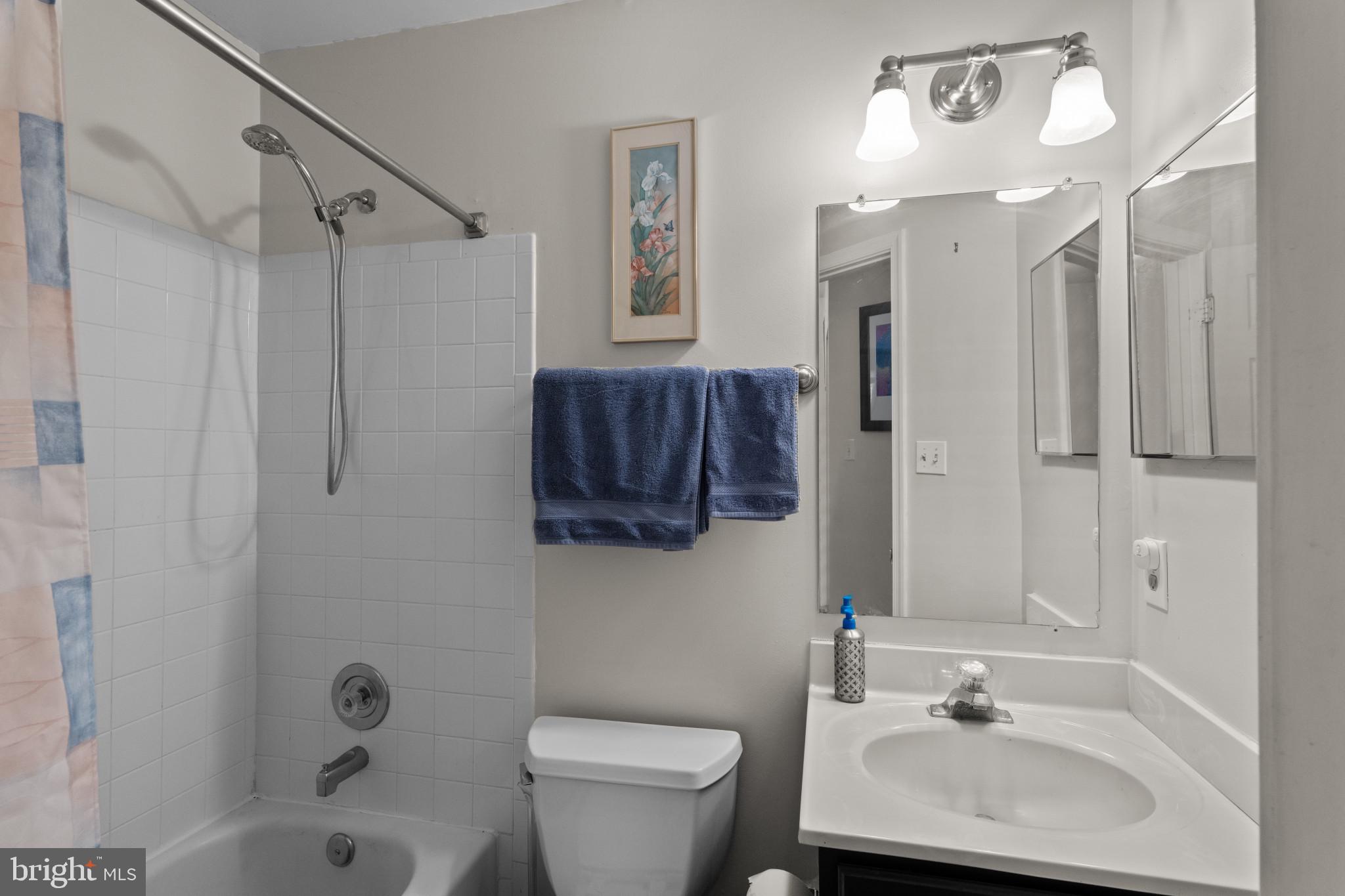 GUNNERS LAKE VILLAGE - Residential