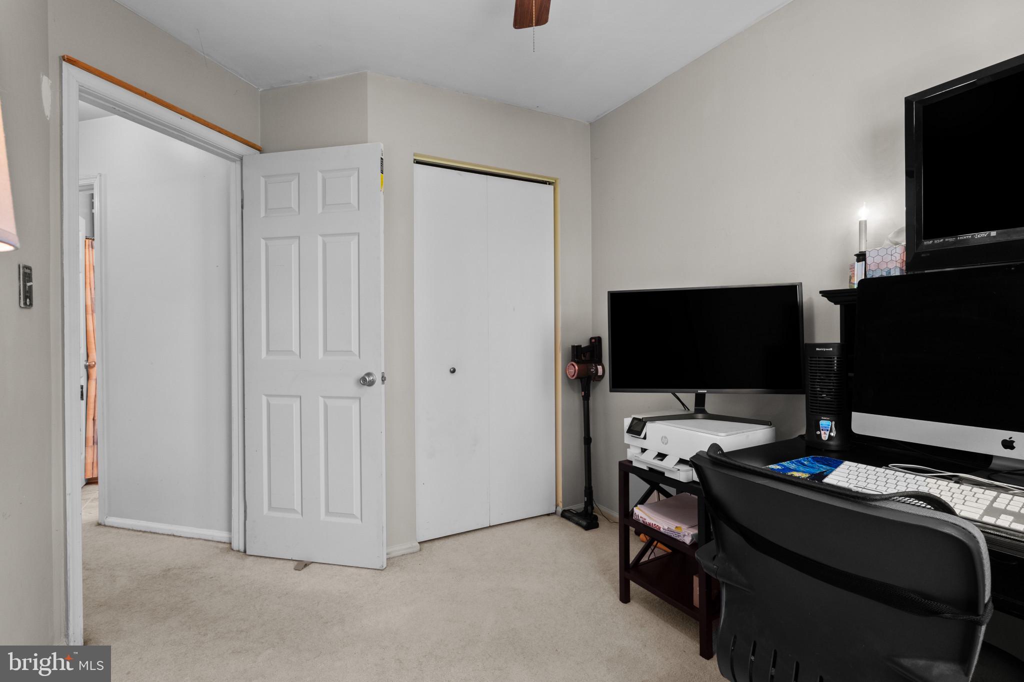 GUNNERS LAKE VILLAGE - Residential