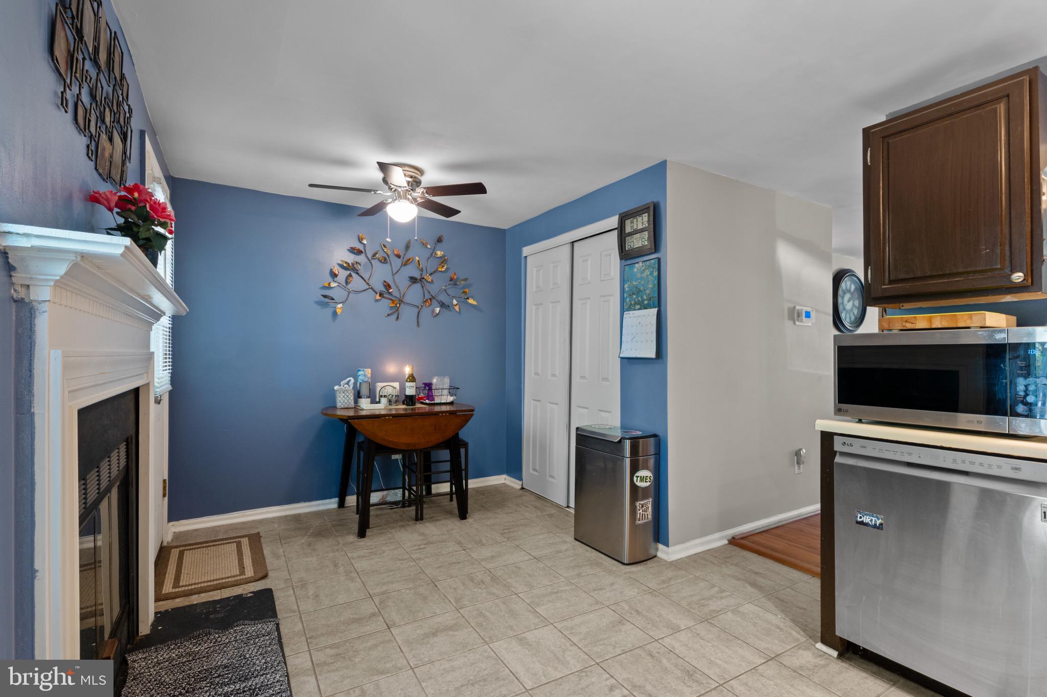 GUNNERS LAKE VILLAGE - Residential