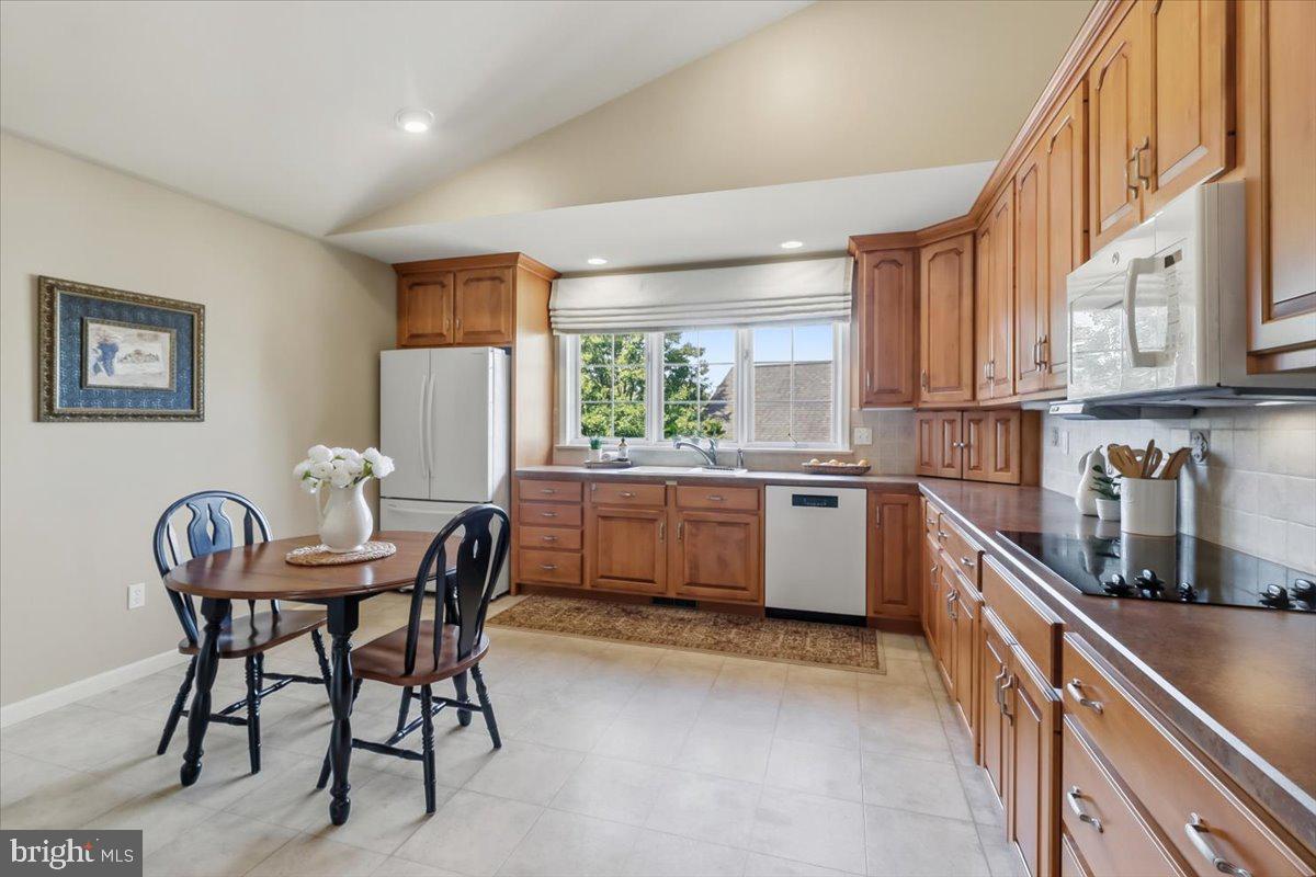 6 PARKSIDE DRIVE