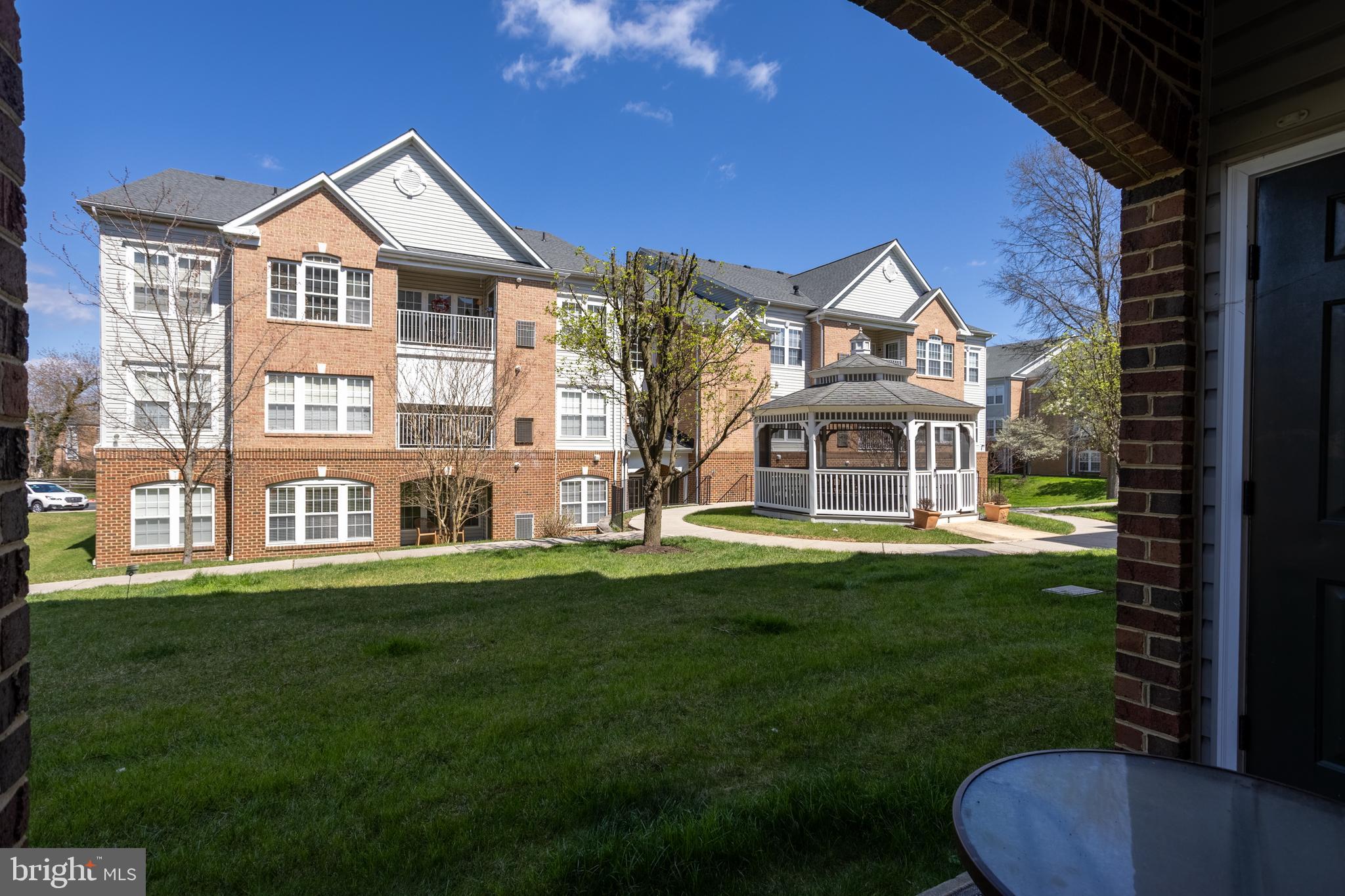 KINGS CROSSING POINT - Residential