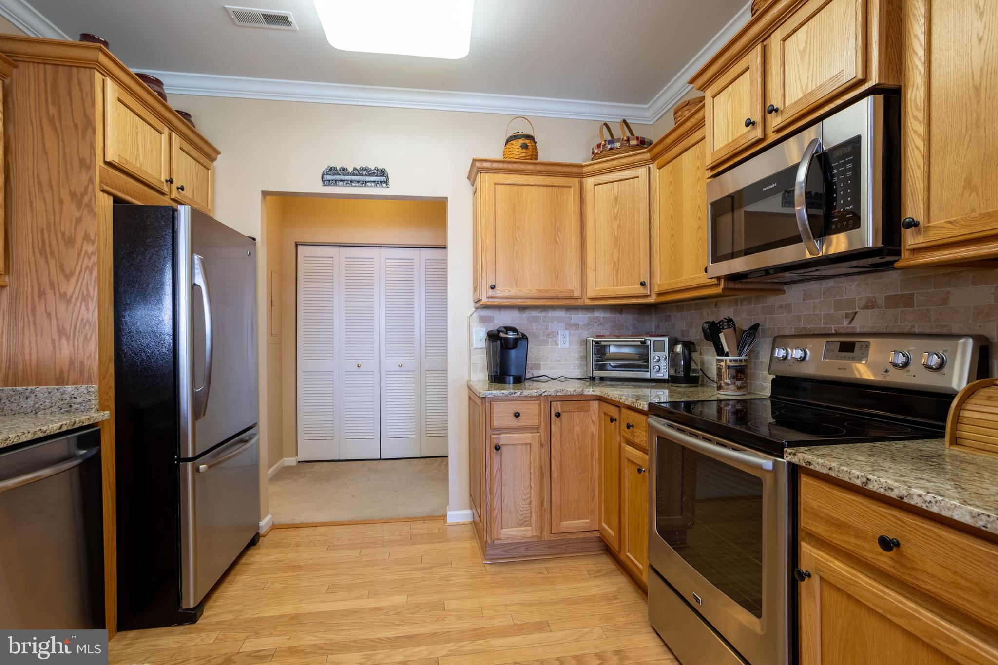 KINGS CROSSING POINT - Residential