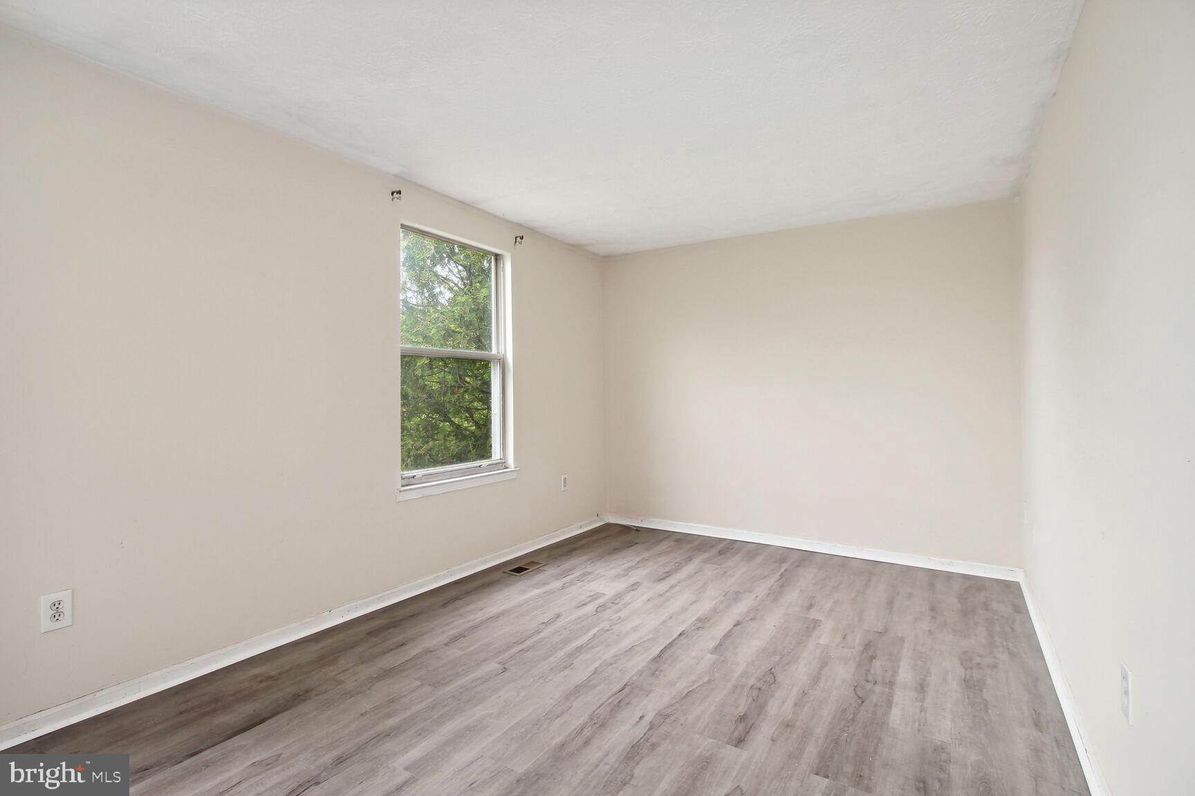 UPTON VILLAGE NORTH - Residential Lease