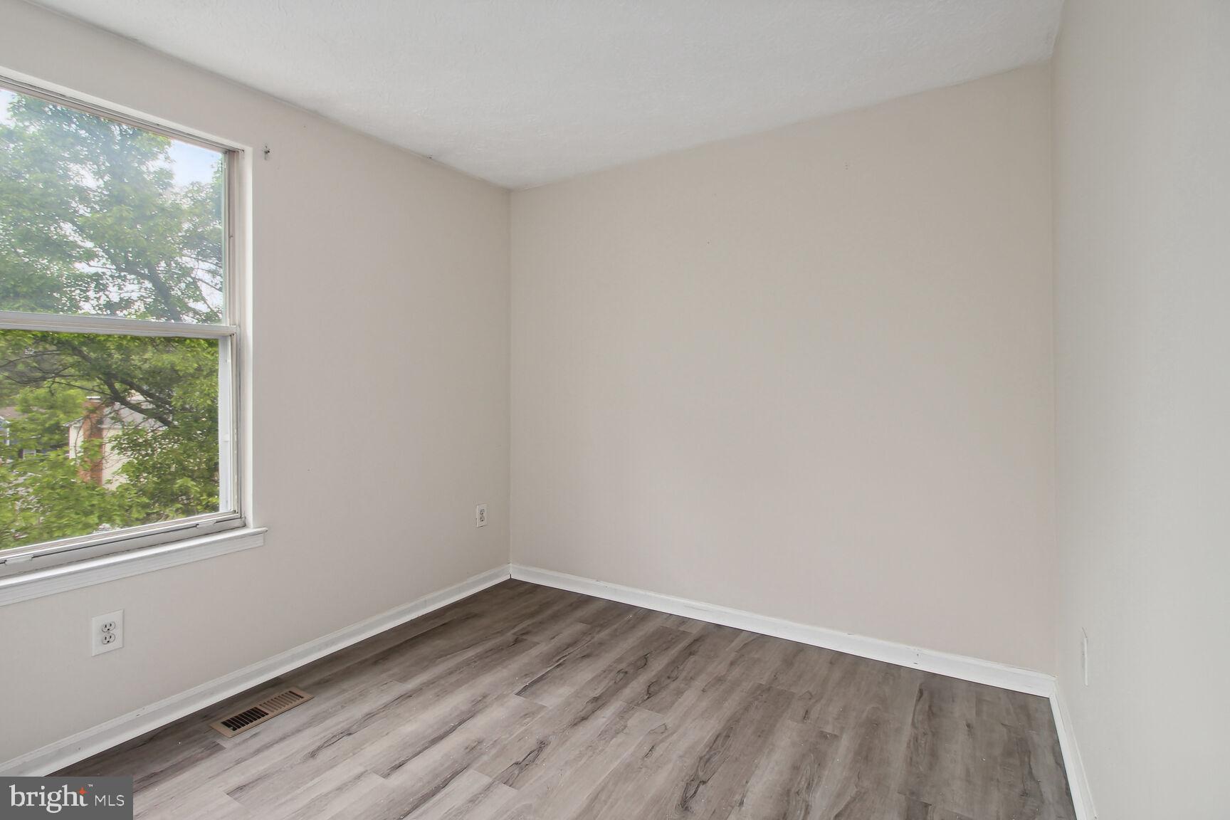 UPTON VILLAGE NORTH - Residential Lease