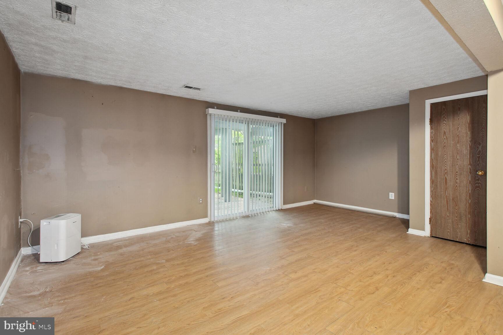 UPTON VILLAGE NORTH - Residential Lease