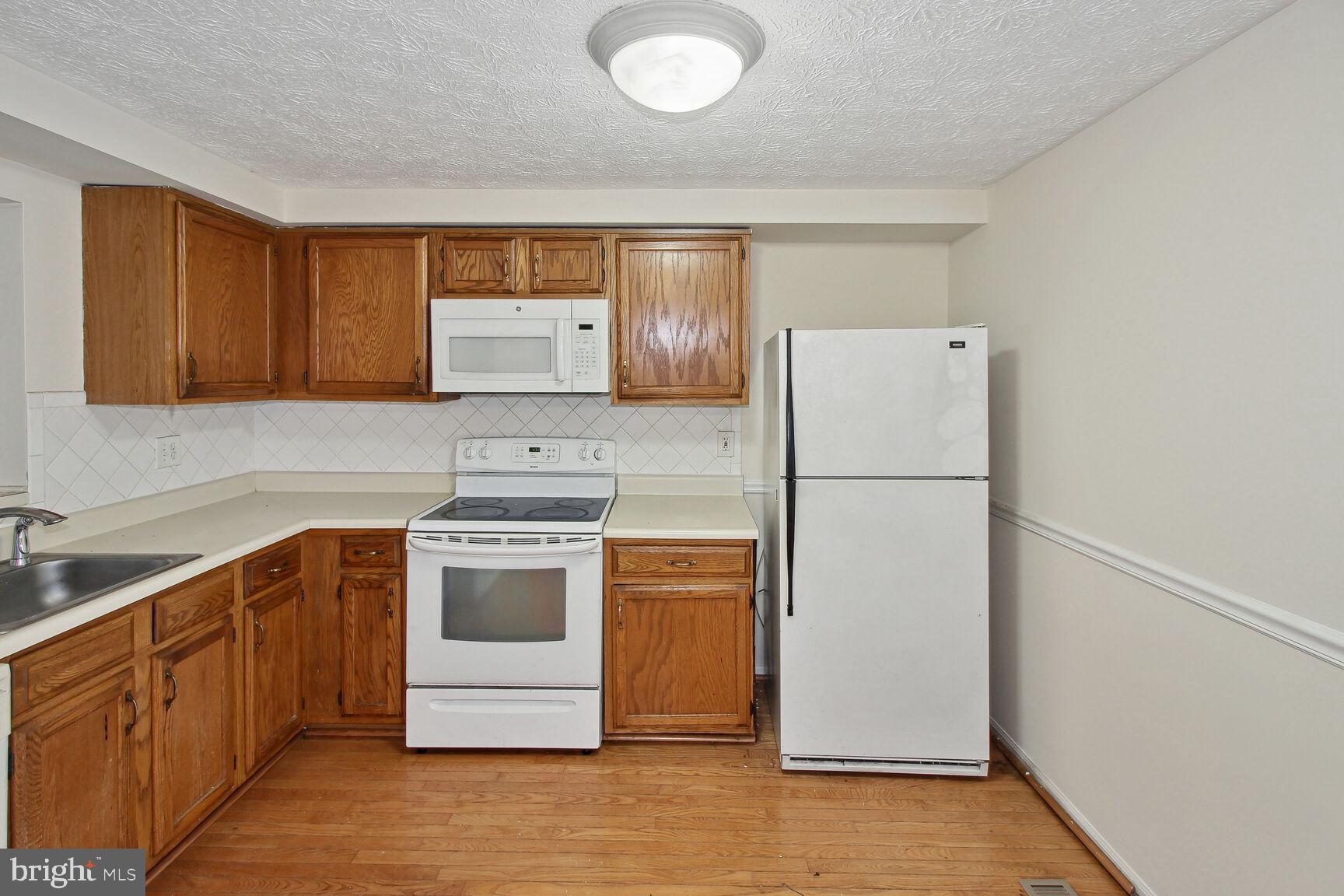 UPTON VILLAGE NORTH - Residential Lease