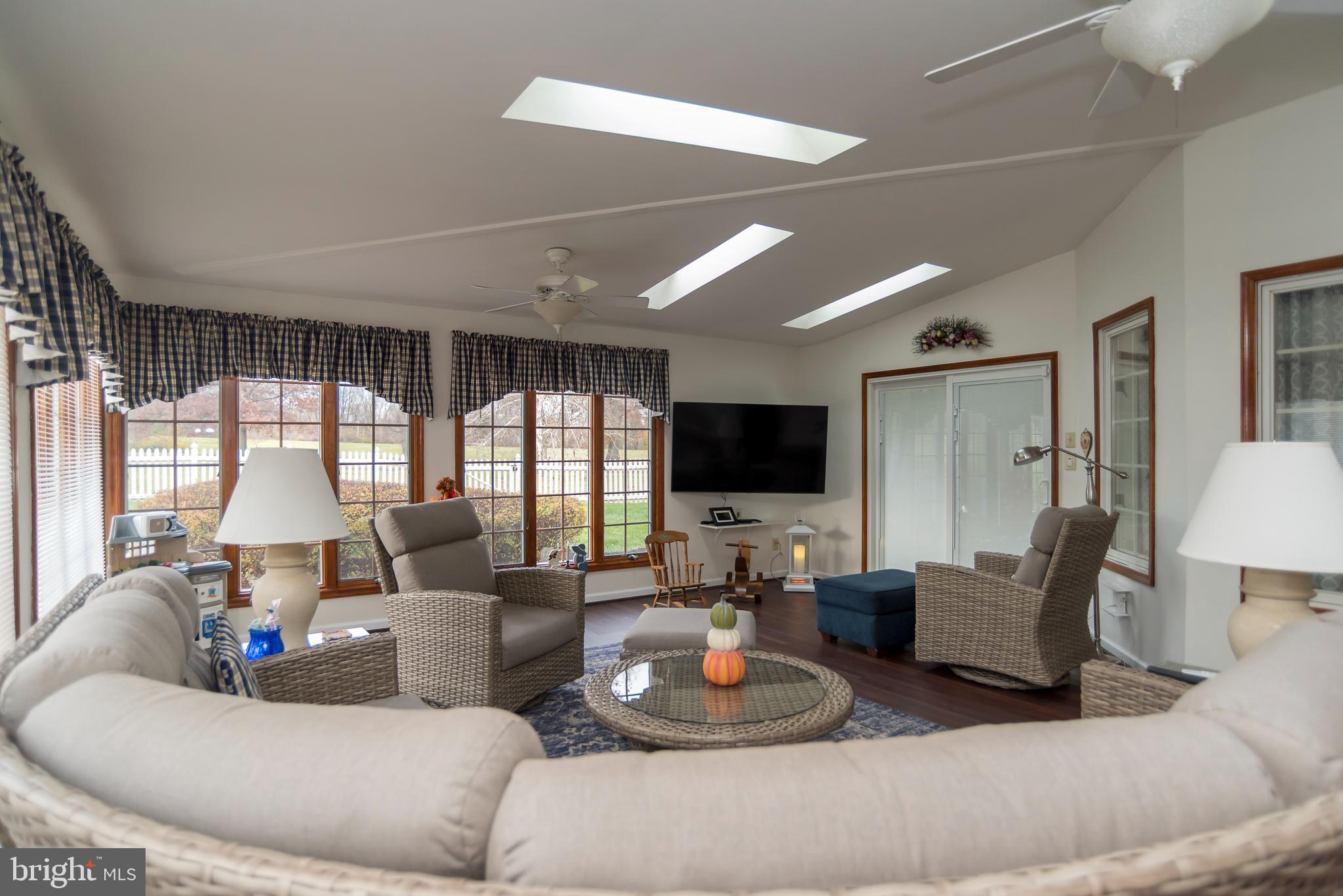 TORRESDALE MANOR - Residential