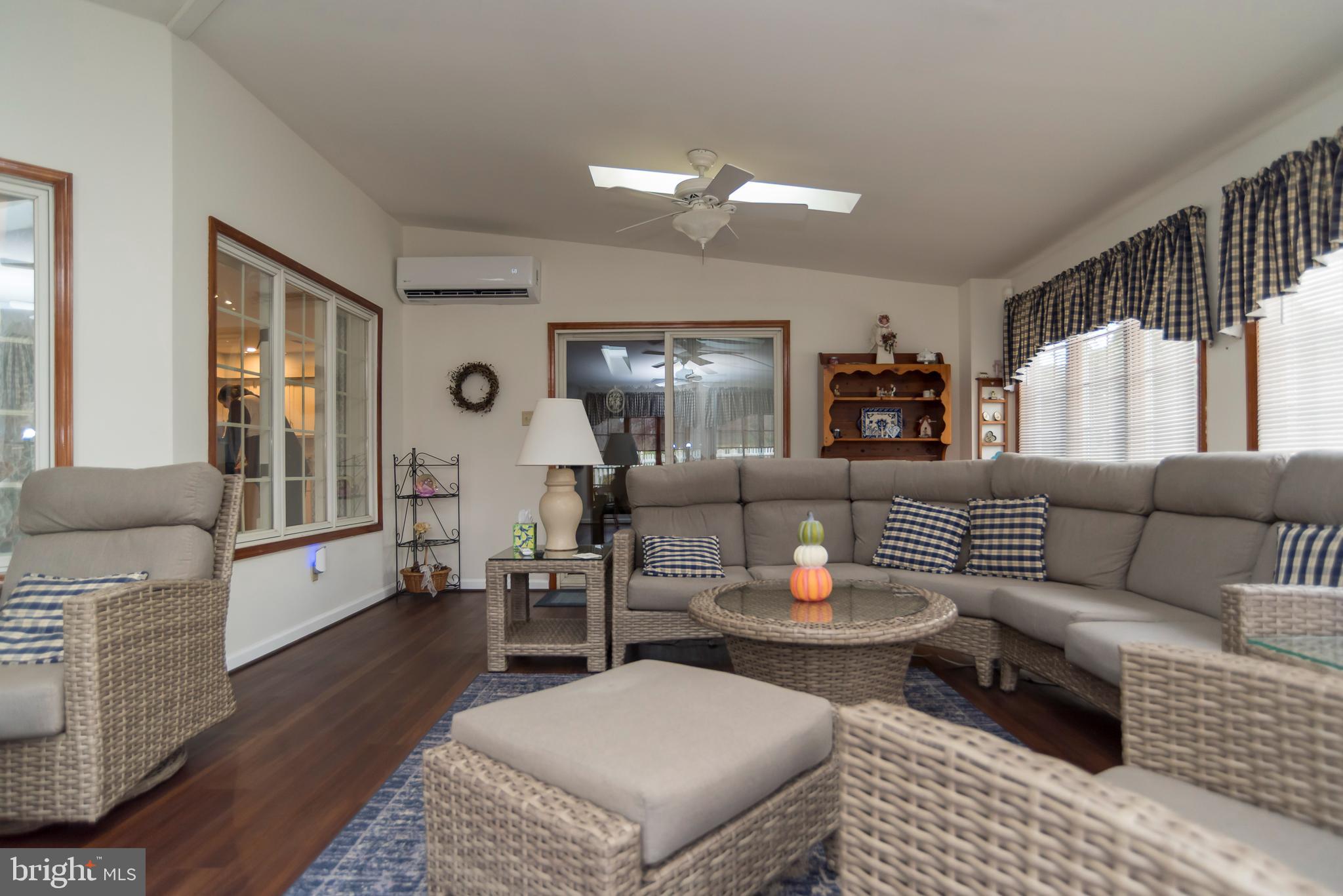 TORRESDALE MANOR - Residential