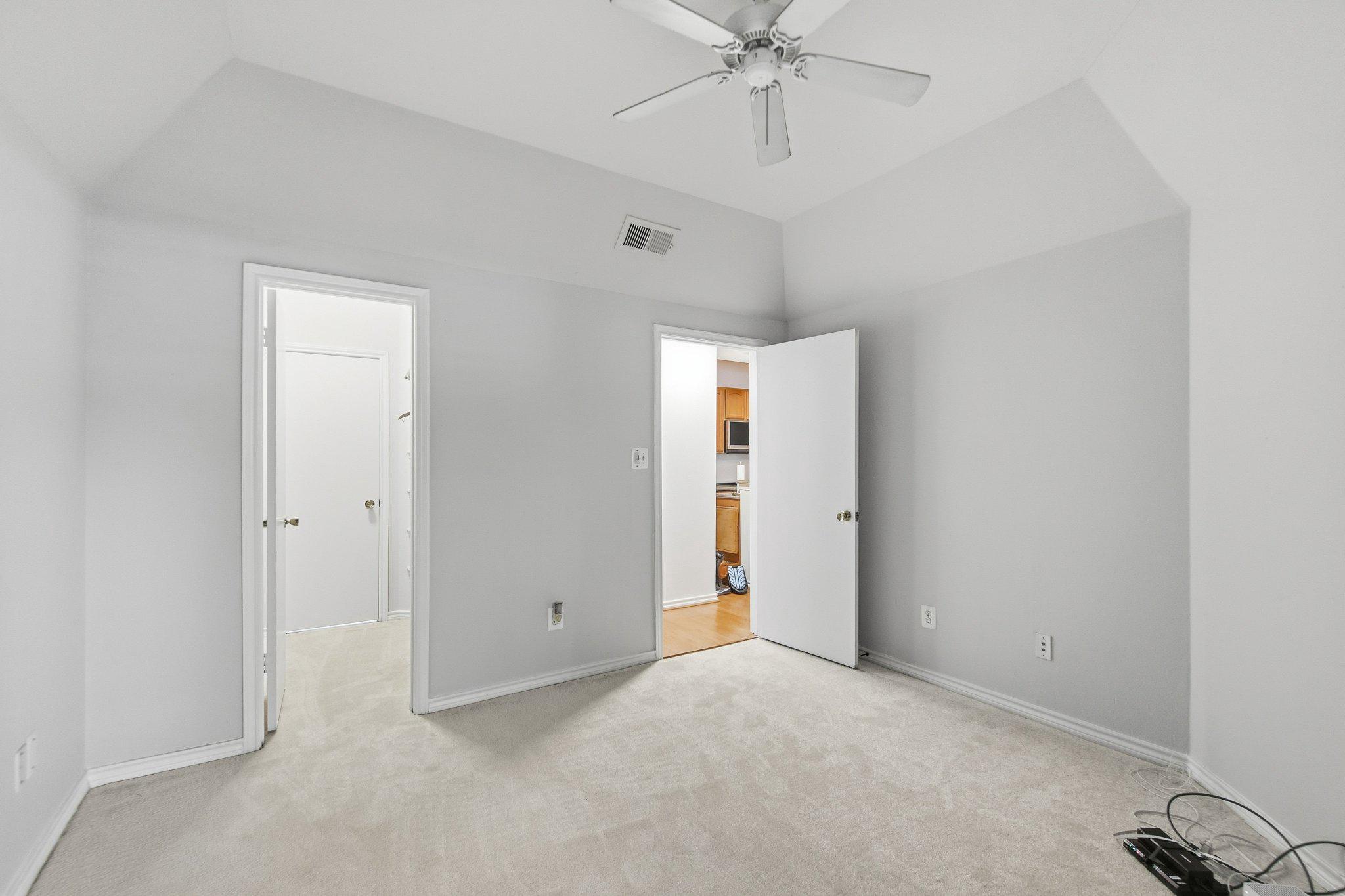 PENDERBROOK SQUARE CONDOMINIUMS - Residential