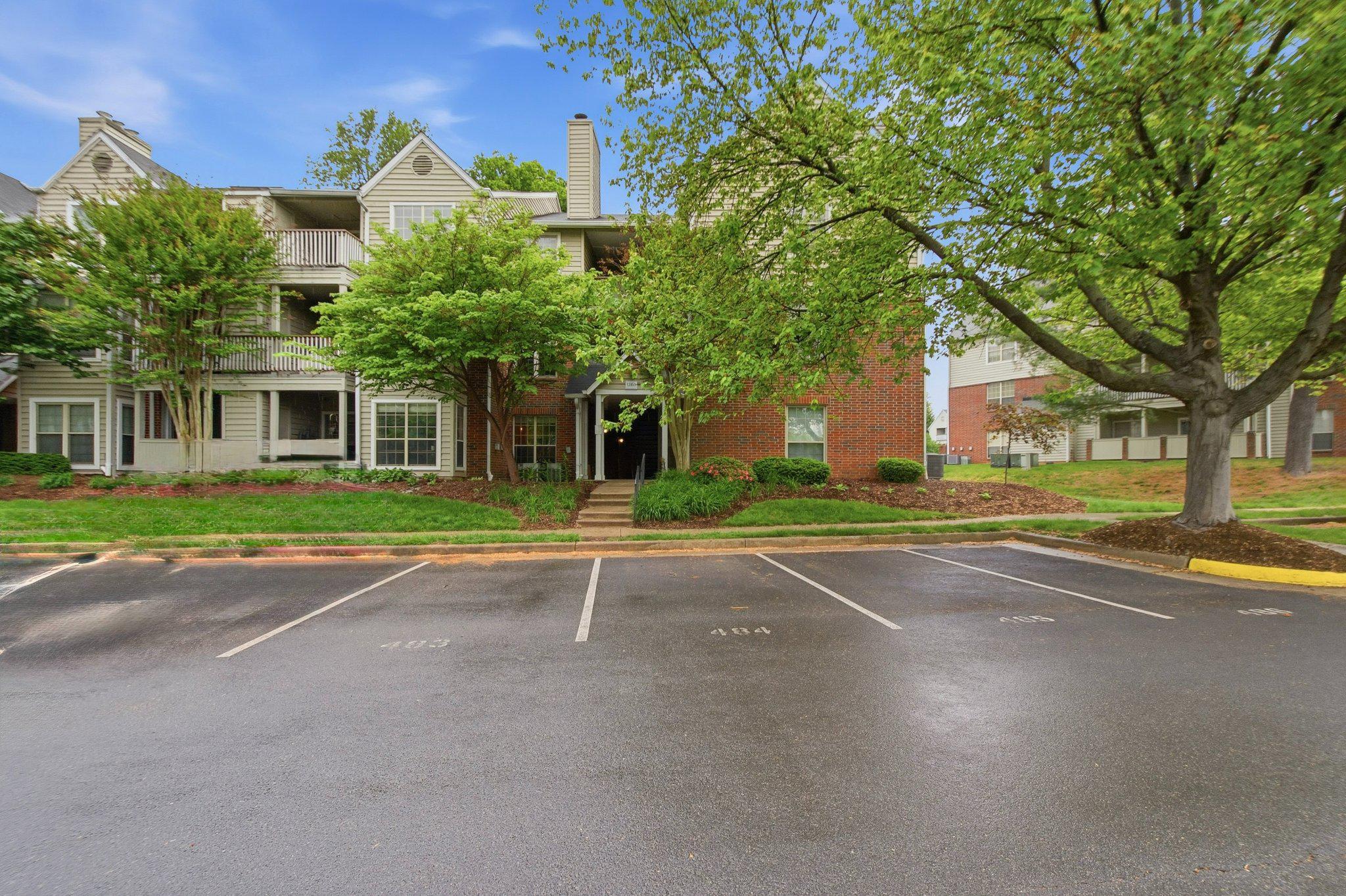 PENDERBROOK SQUARE CONDOMINIUMS - Residential