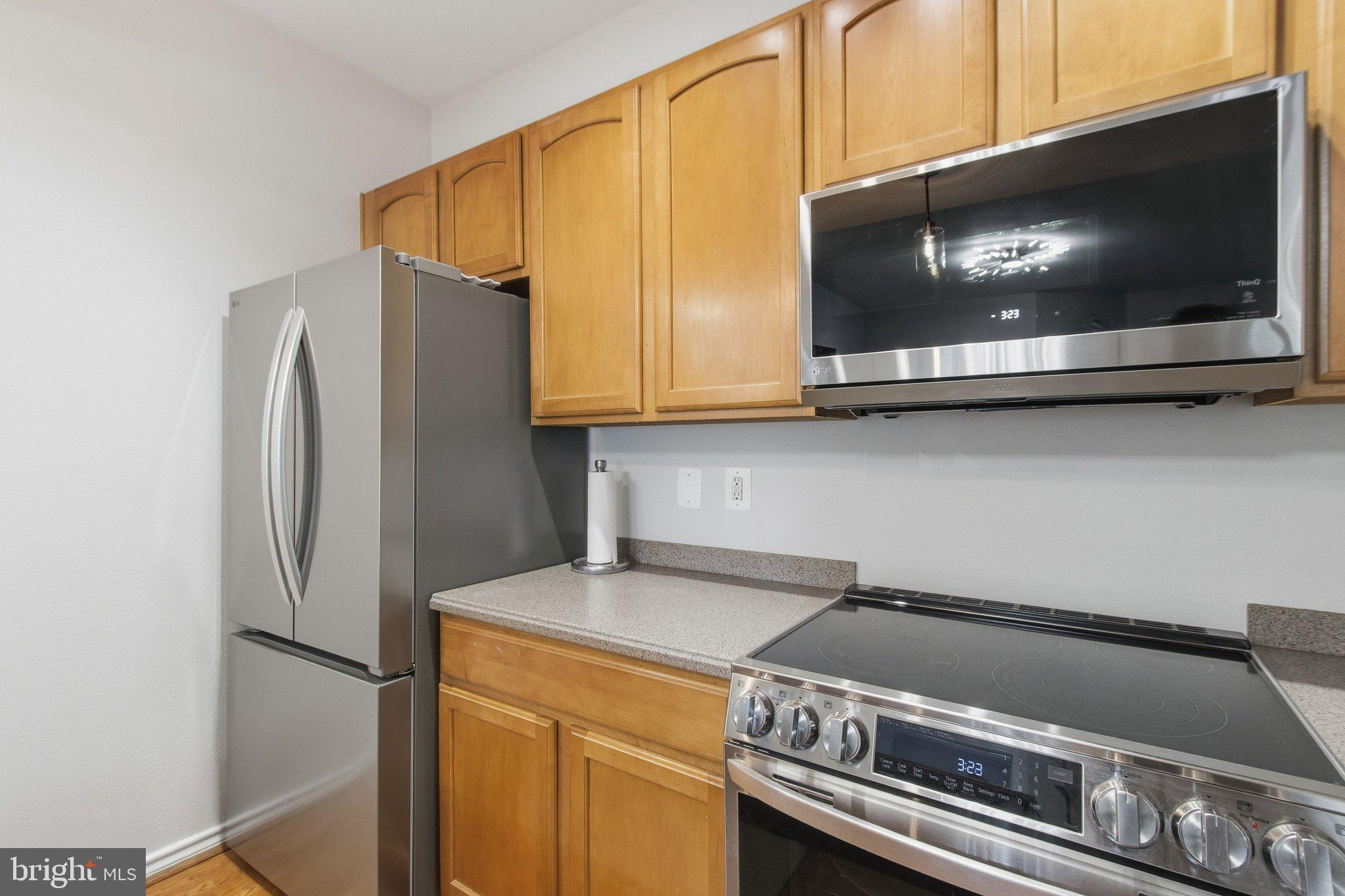 PENDERBROOK SQUARE CONDOMINIUMS - Residential