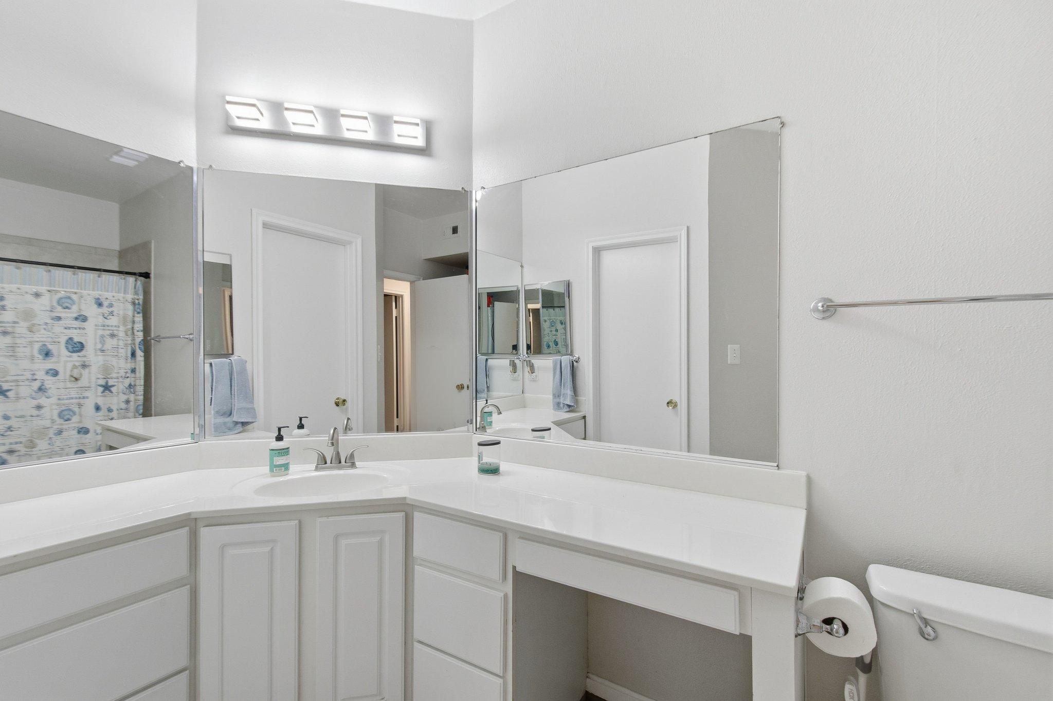 PENDERBROOK SQUARE CONDOMINIUMS - Residential