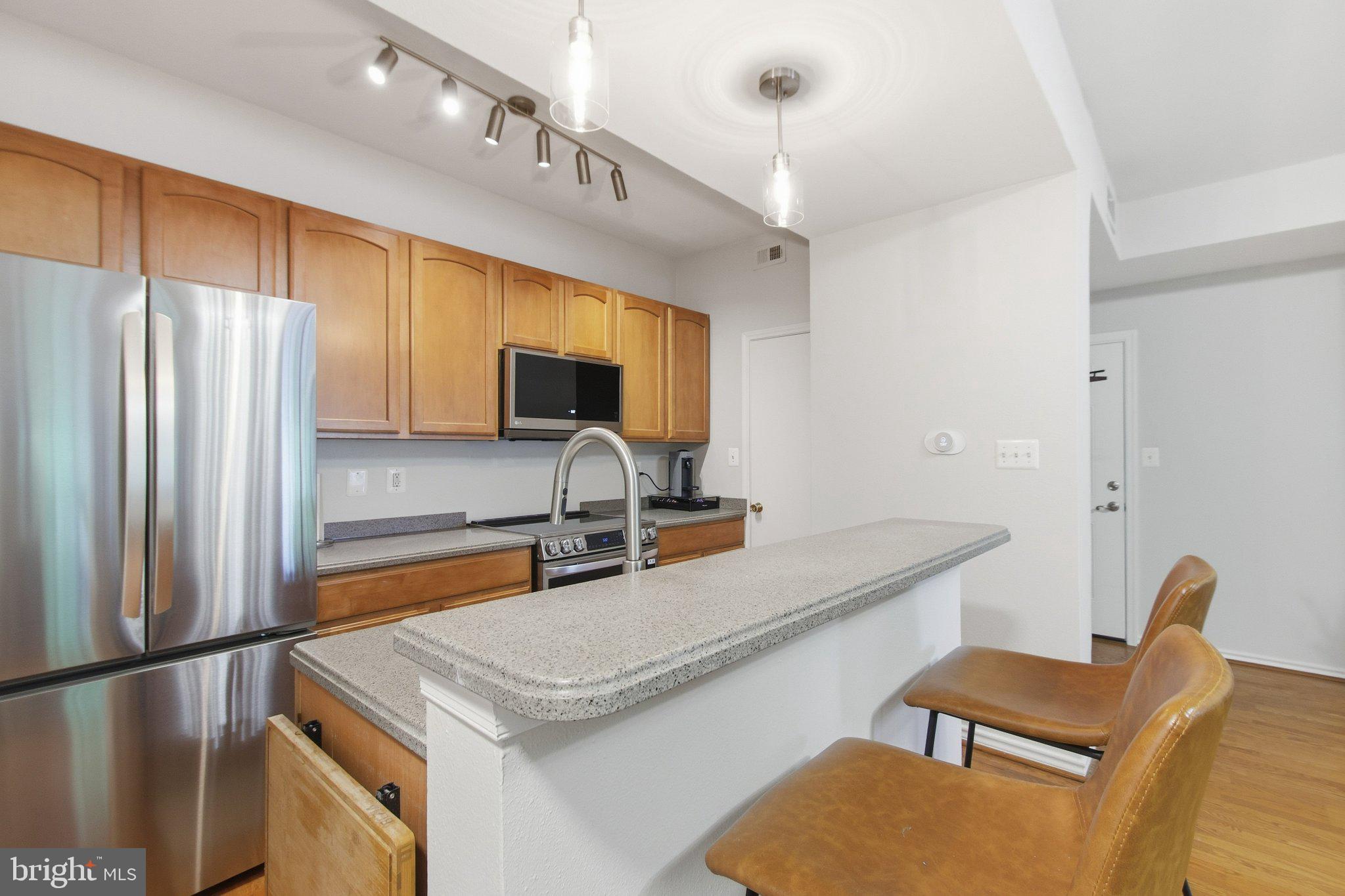 PENDERBROOK SQUARE CONDOMINIUMS - Residential