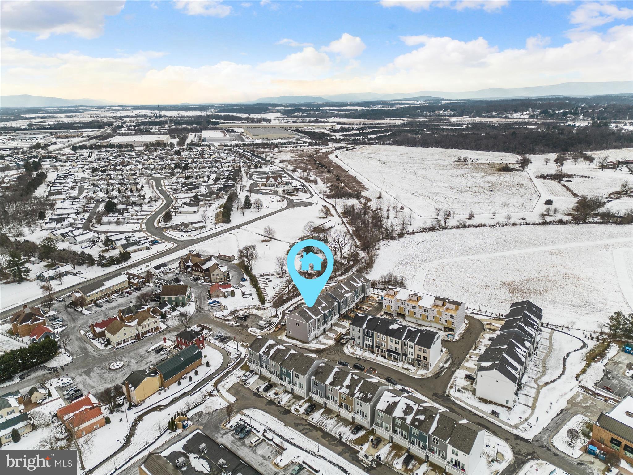 LOFTS AT CREEKSIDE - Residential Lease