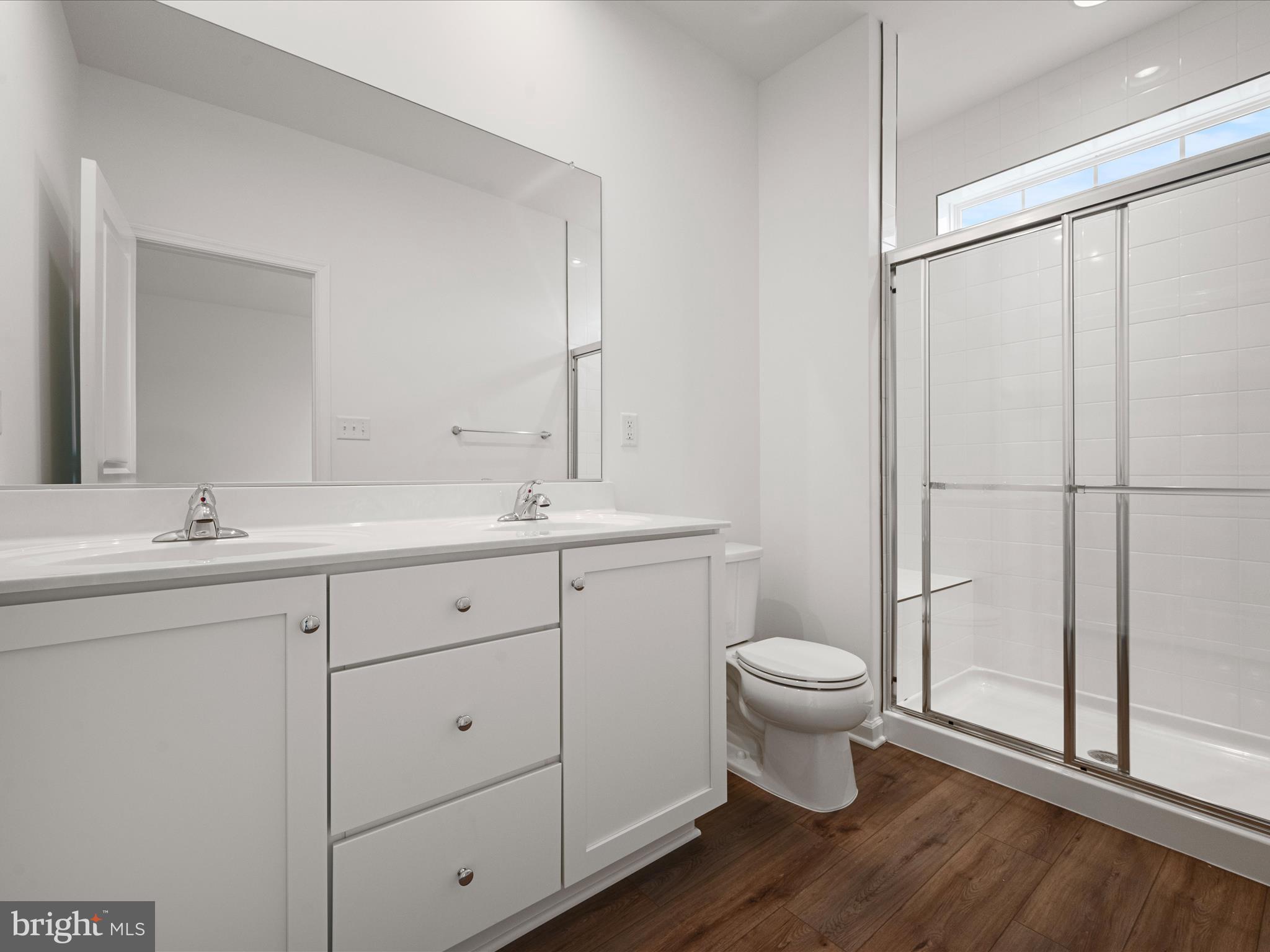 LOFTS AT CREEKSIDE - Residential Lease